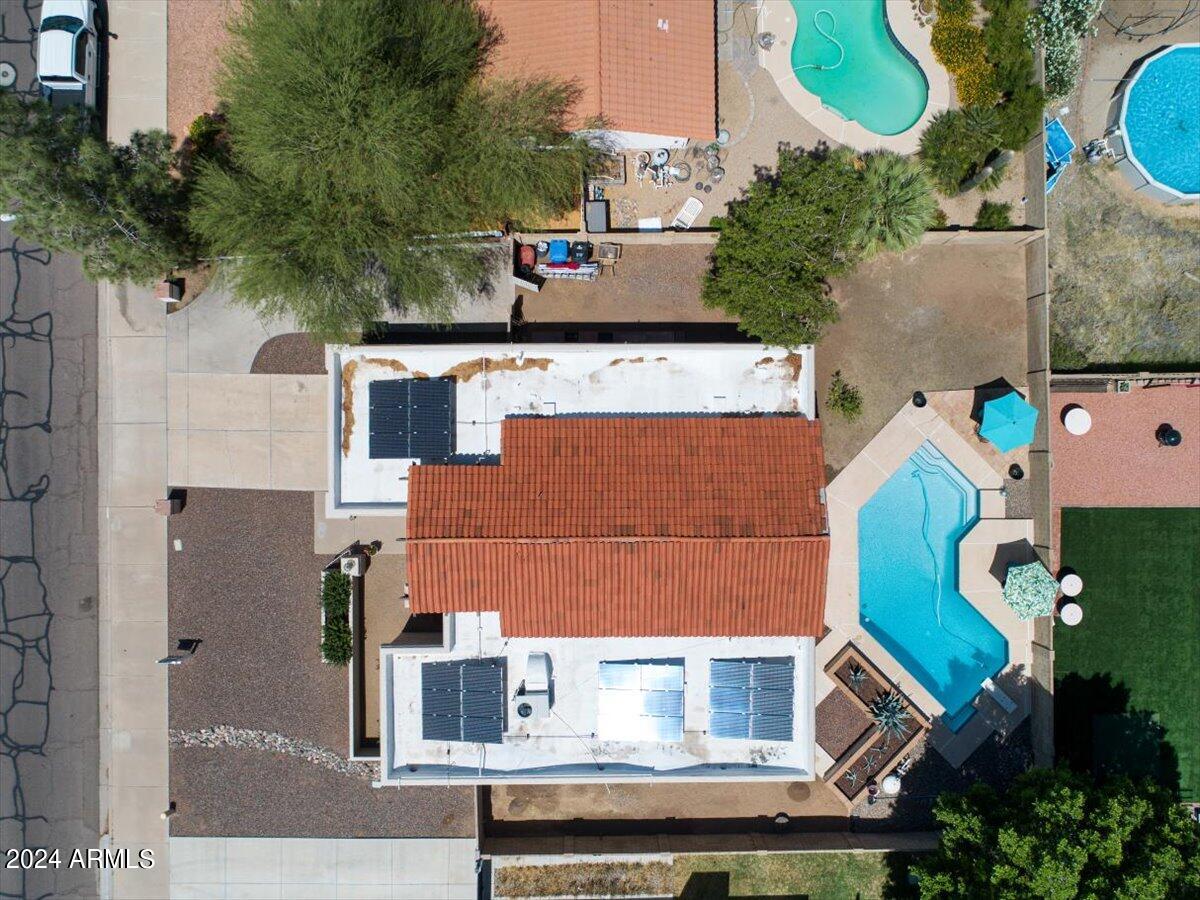 3524 W PARADISE Lane