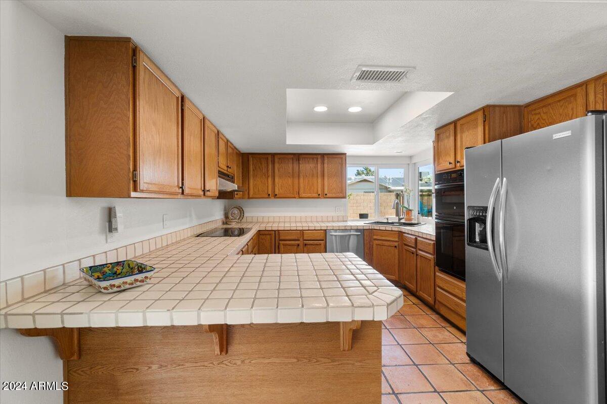 3524 W PARADISE Lane