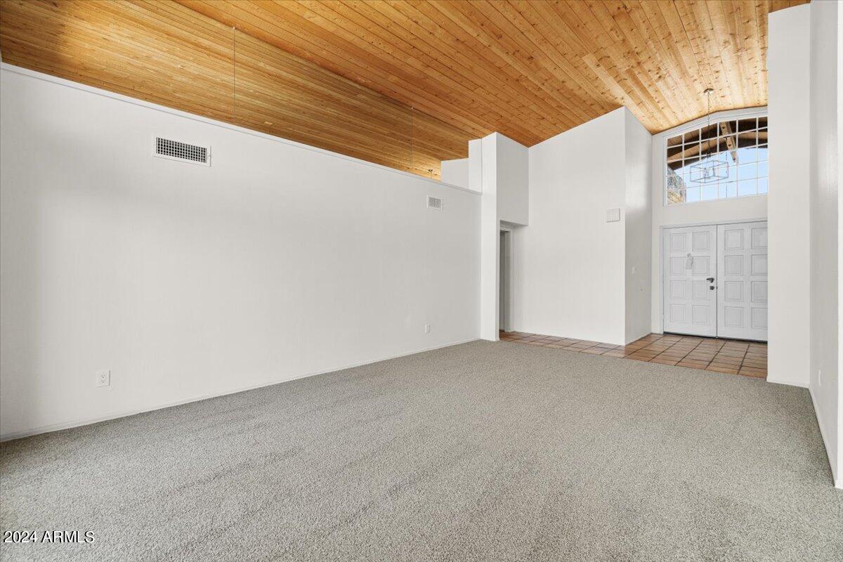 3524 W PARADISE Lane