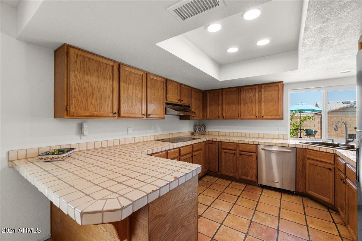 3524 W PARADISE Lane