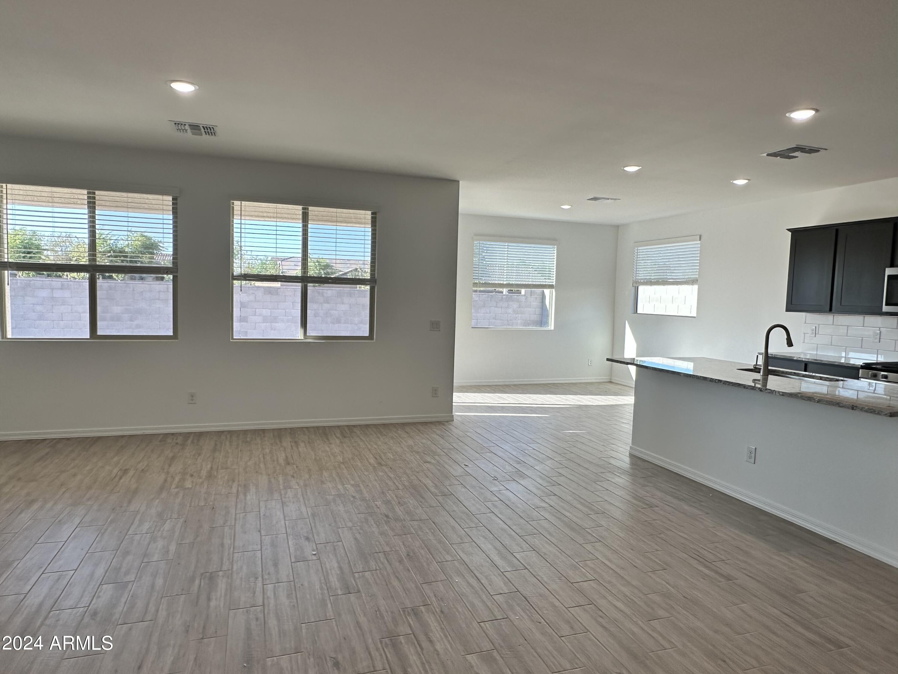 5536 W THURMAN Drive