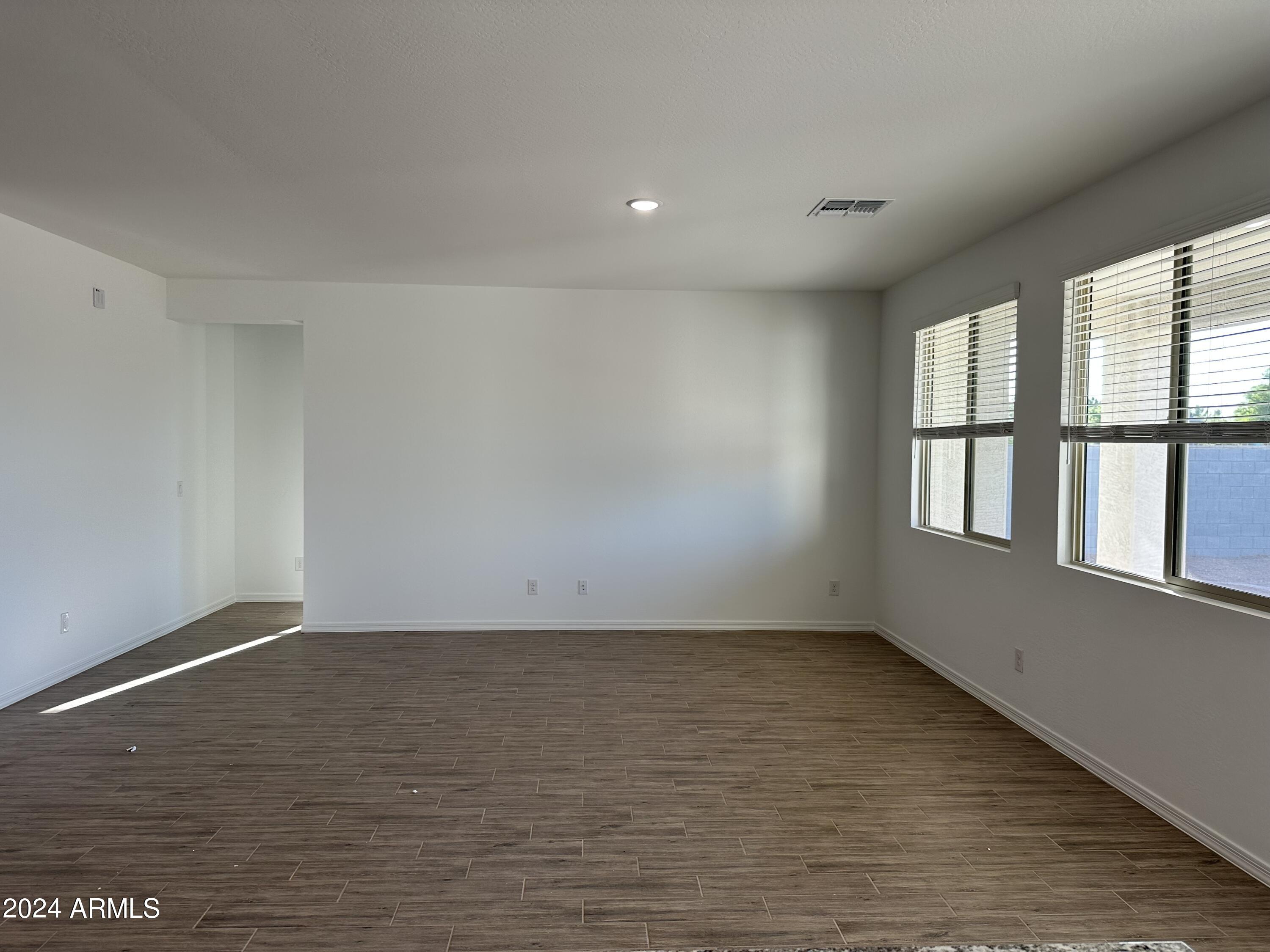 5536 W THURMAN Drive