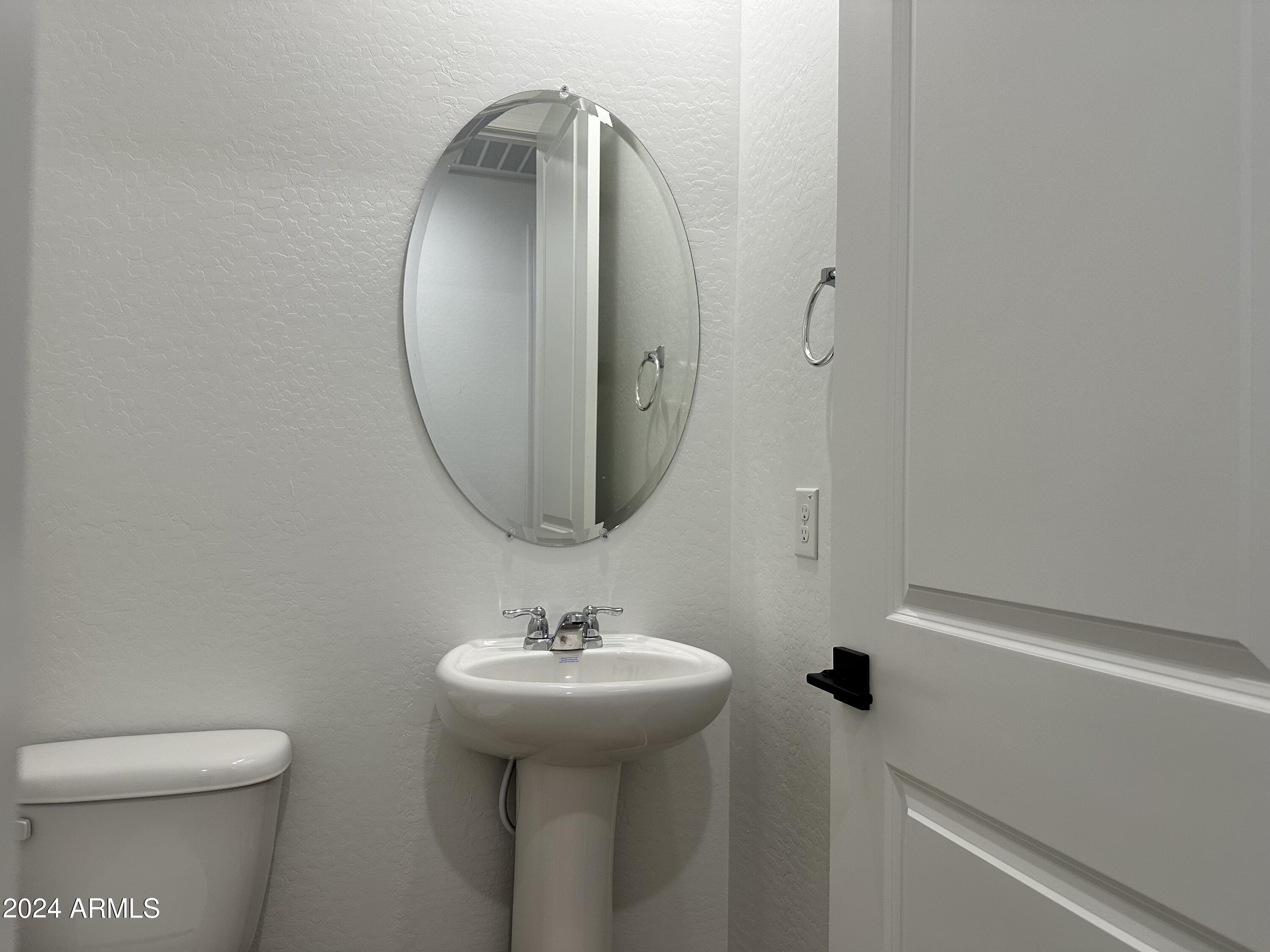 5536 W THURMAN Drive