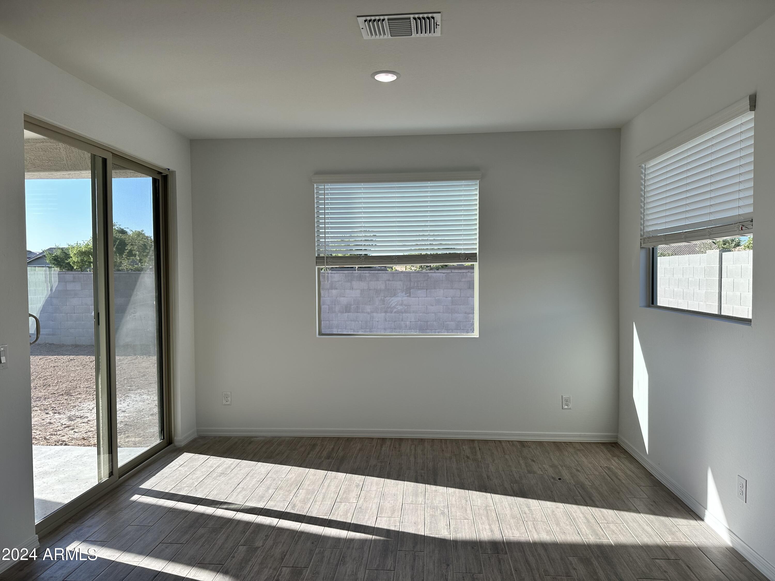 5536 W THURMAN Drive