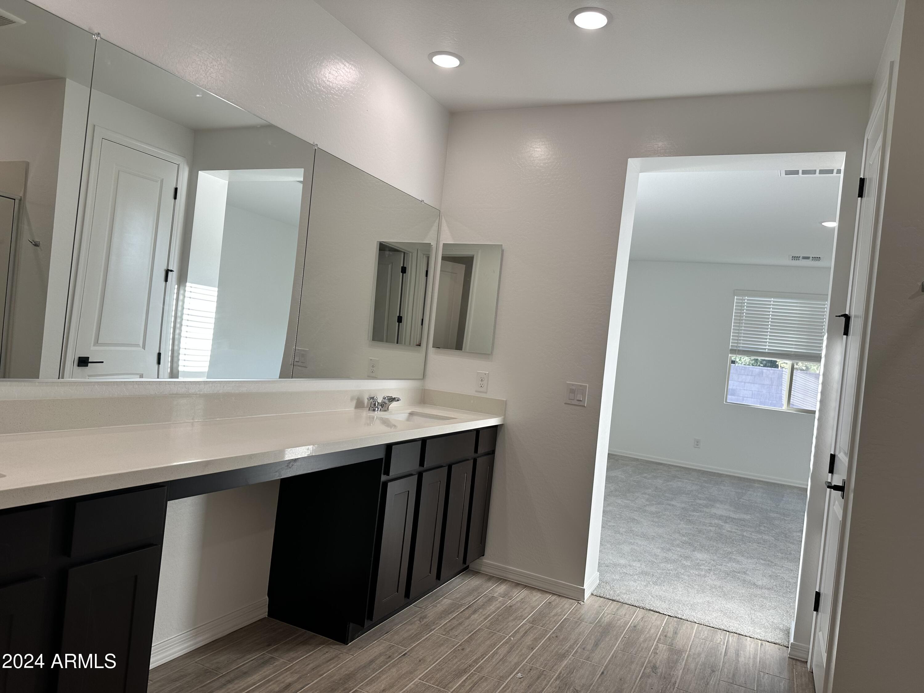 5536 W THURMAN Drive