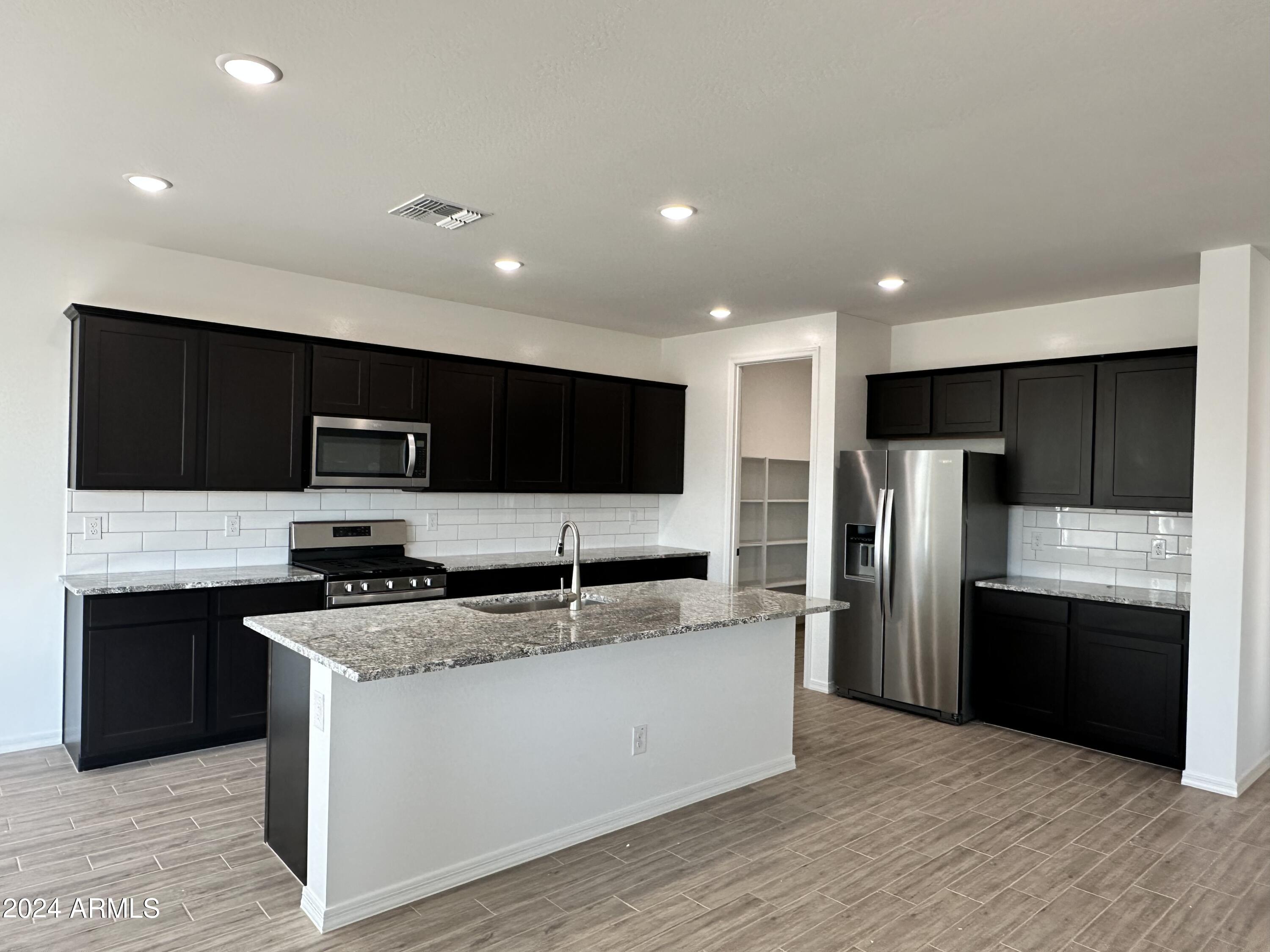 5536 W THURMAN Drive