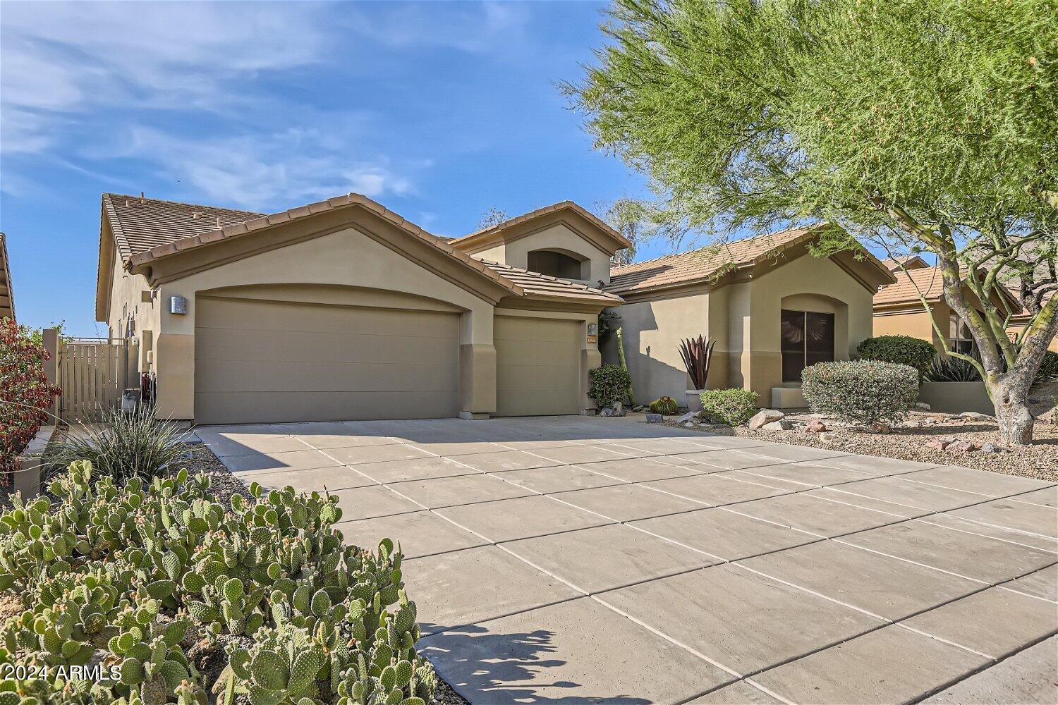 10460 E ACACIA Drive