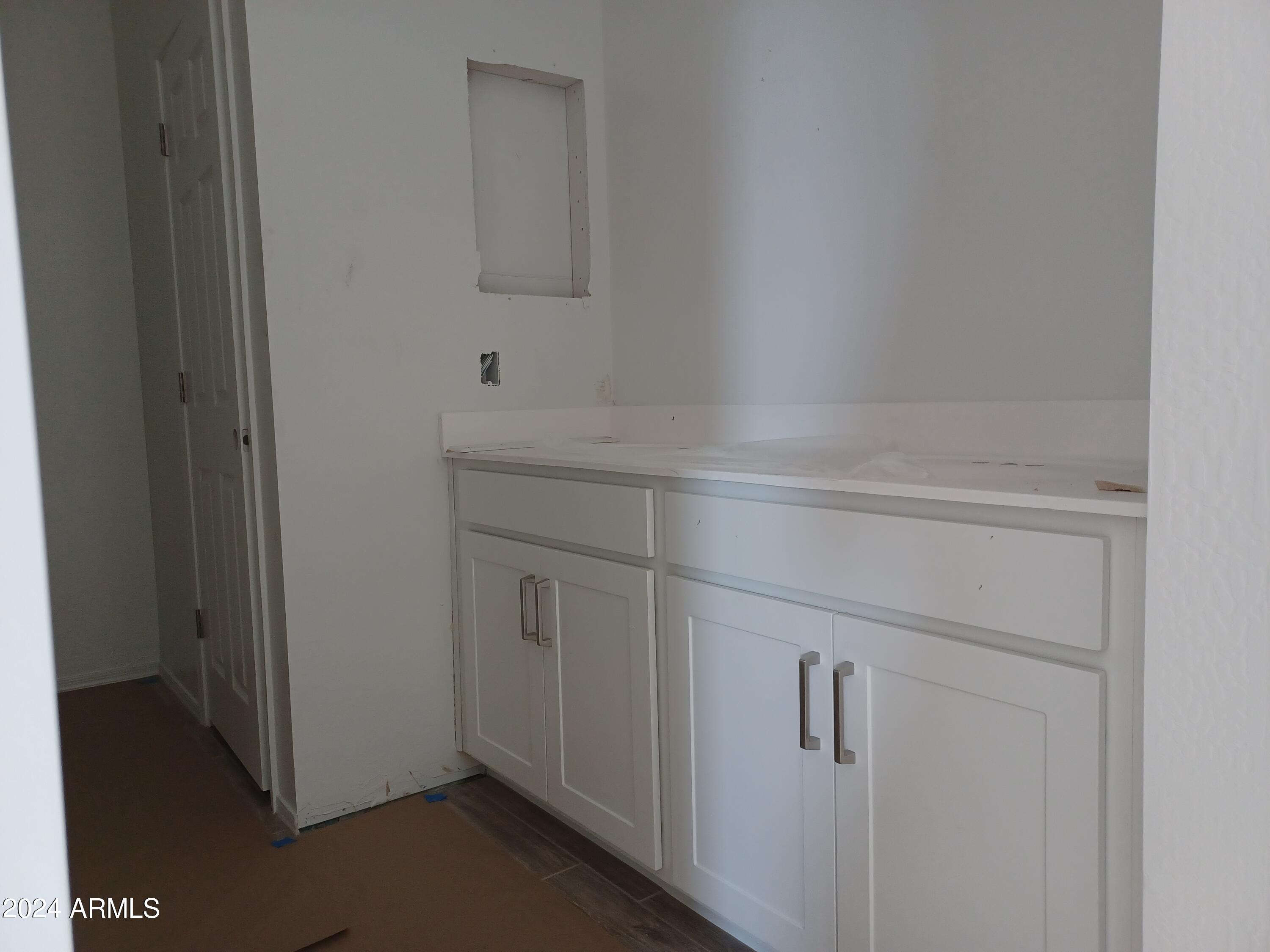 24092 W HIDALGO Avenue