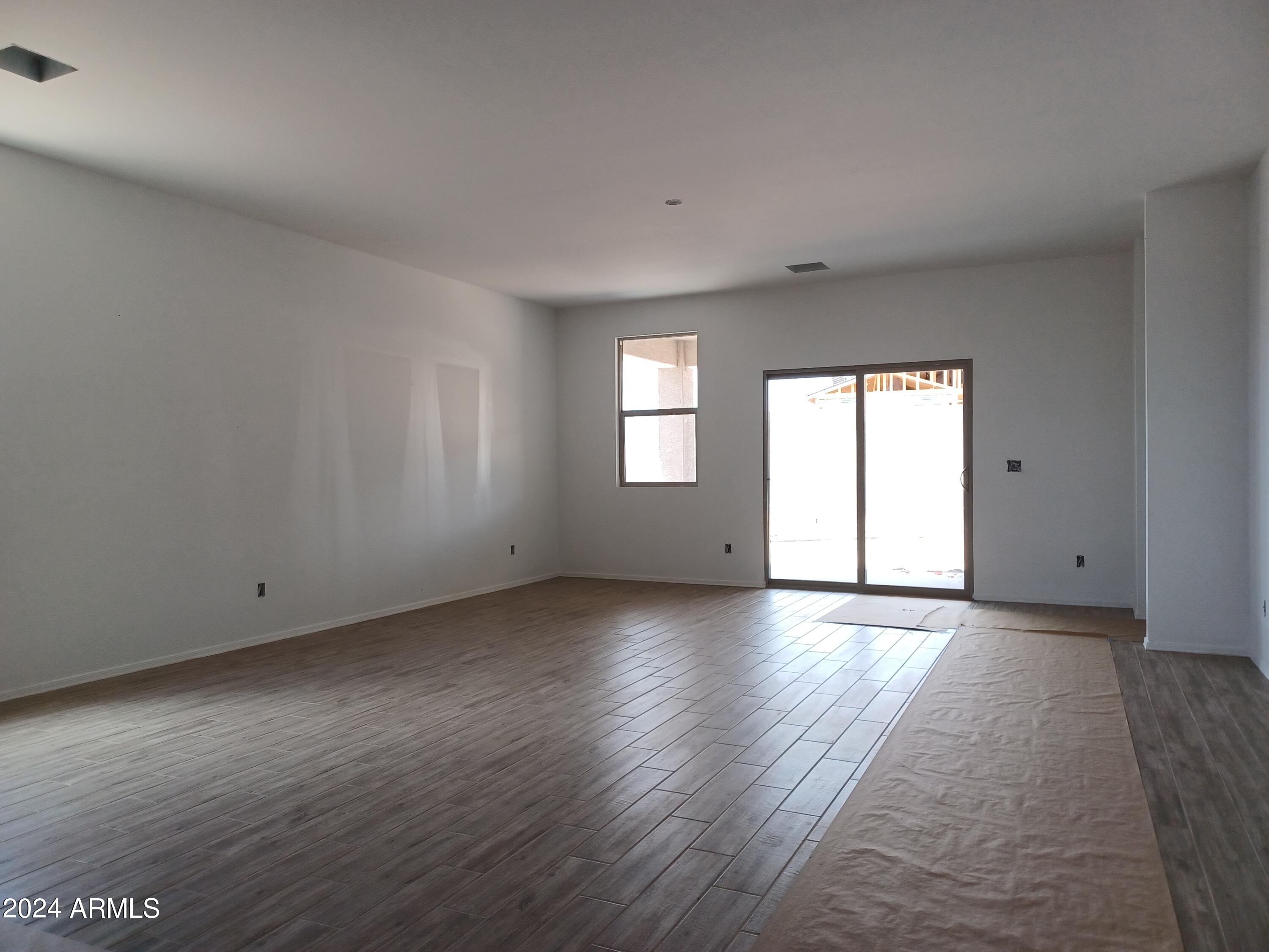 24092 W HIDALGO Avenue