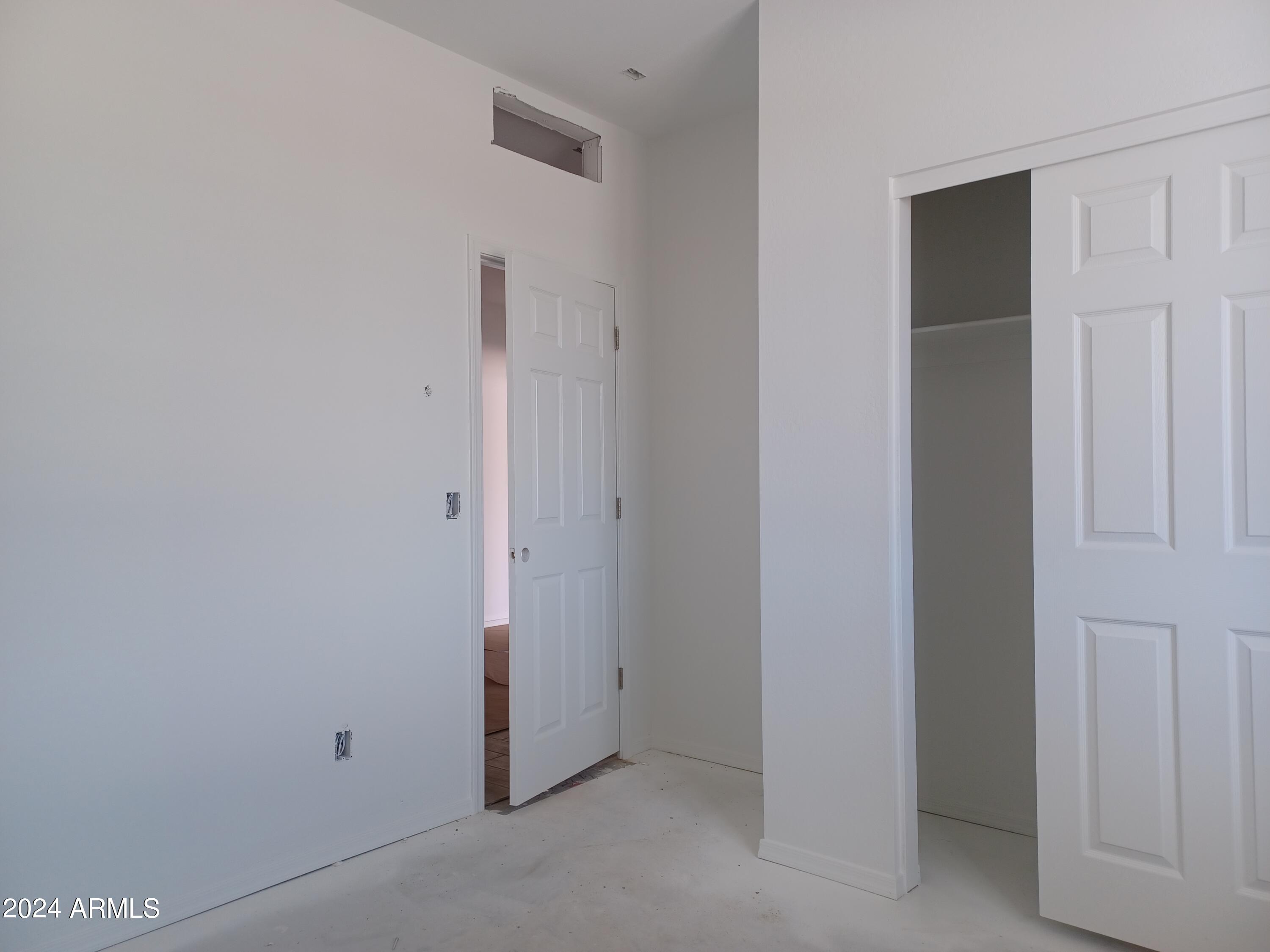 24092 W HIDALGO Avenue