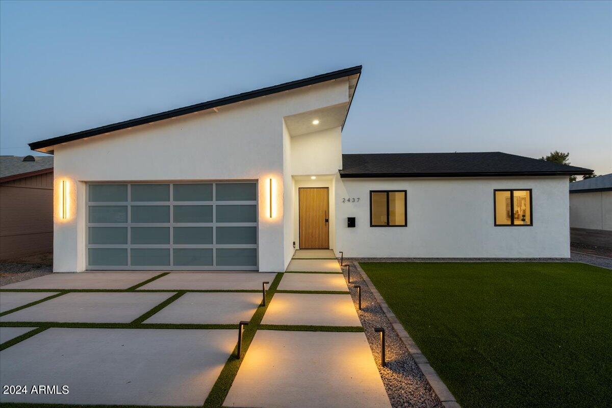 2437 E HIGHLAND Avenue