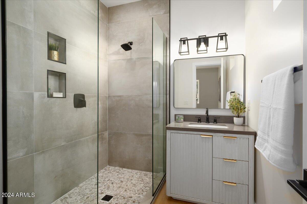 2437 E HIGHLAND Avenue