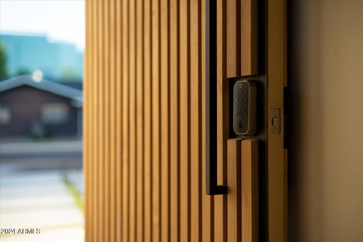 2437 E HIGHLAND Avenue