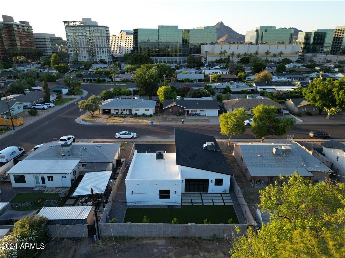 2437 E HIGHLAND Avenue