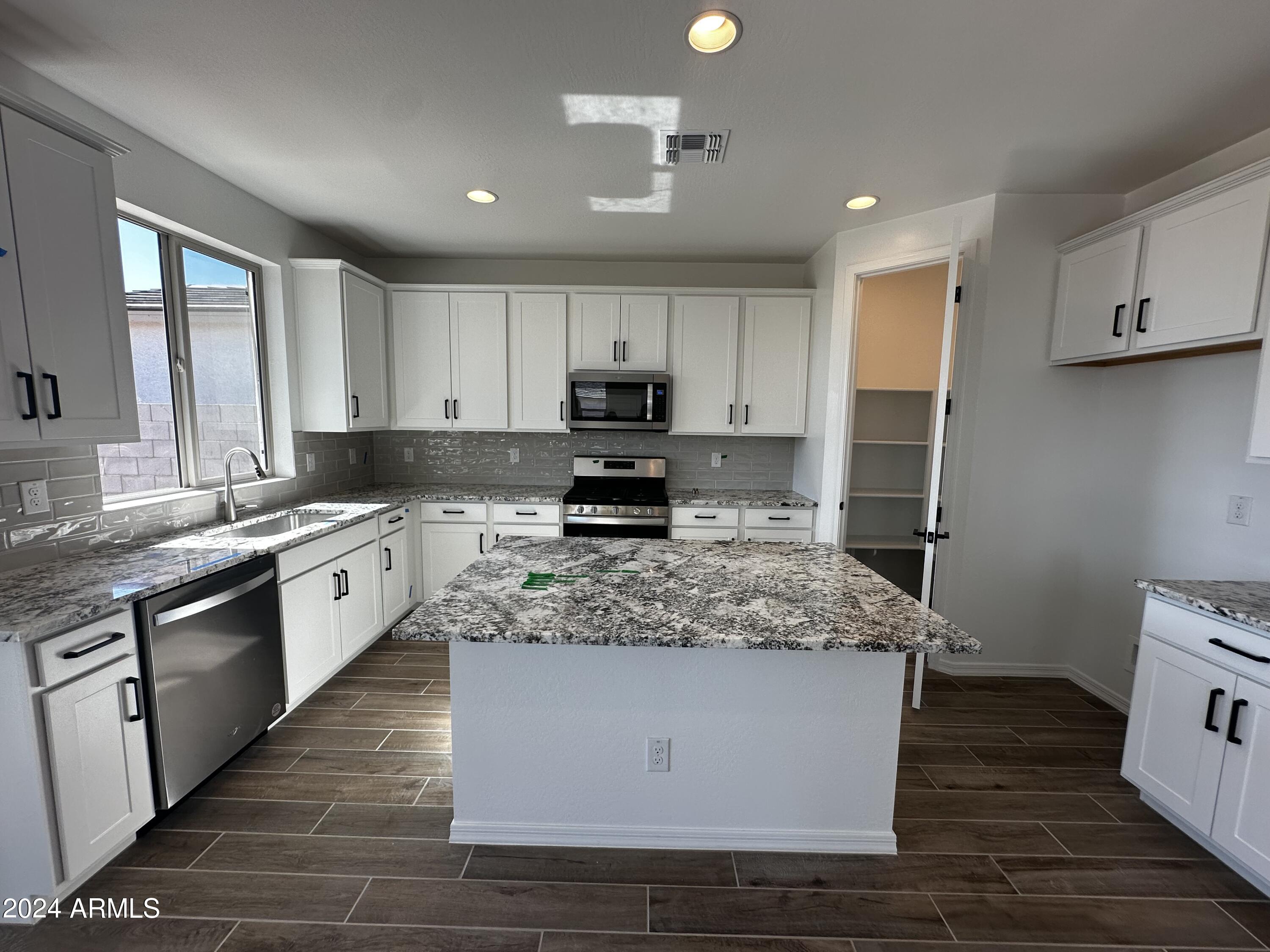 6256 S EMERY --