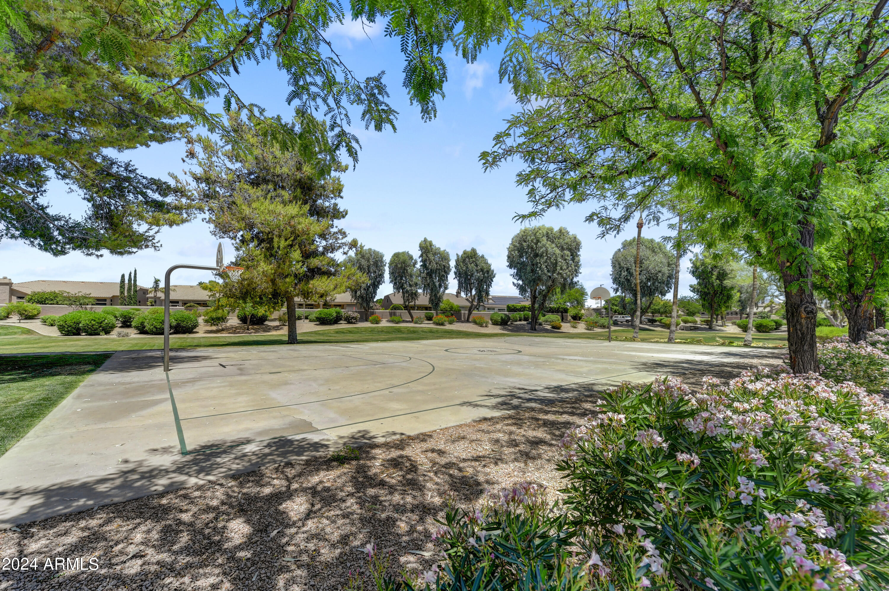 5027 E CHARLESTON Avenue