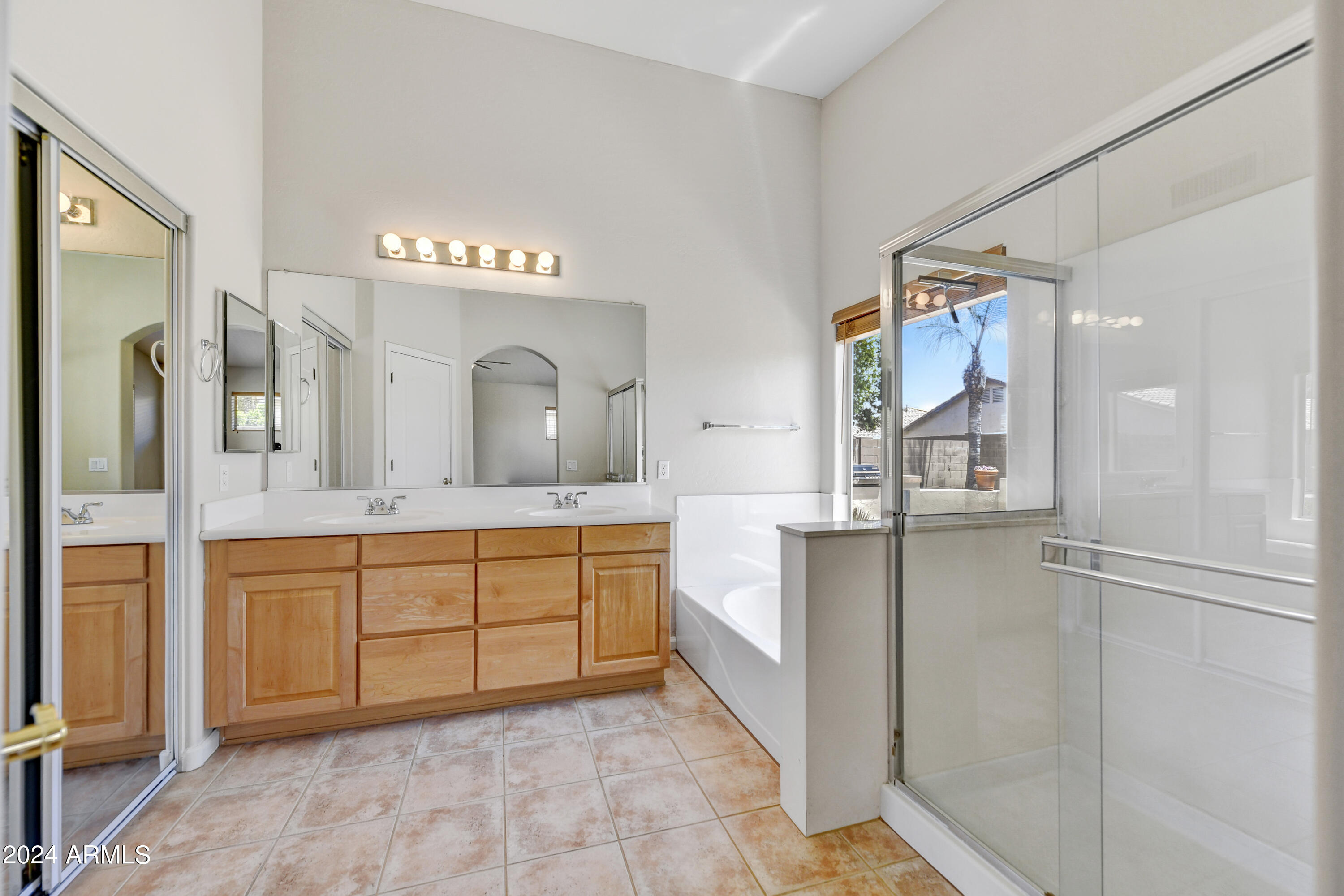 5027 E CHARLESTON Avenue