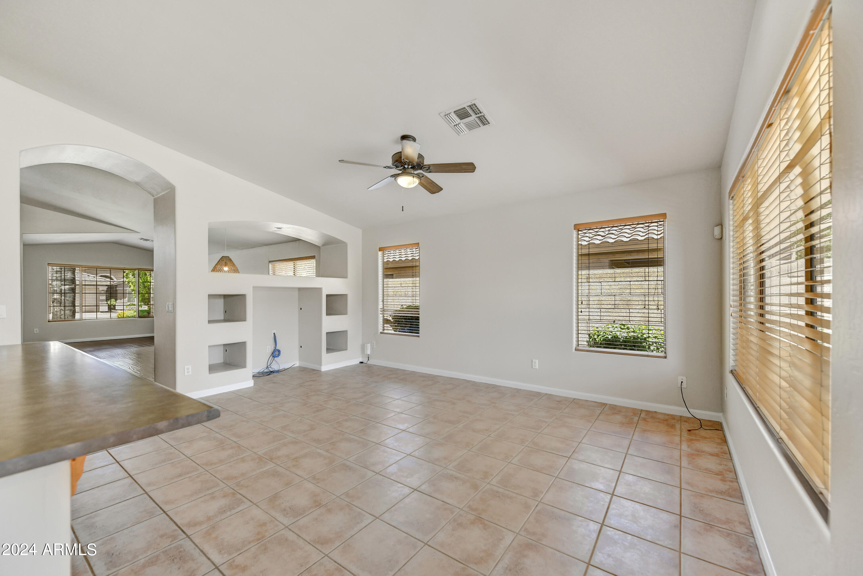 5027 E CHARLESTON Avenue