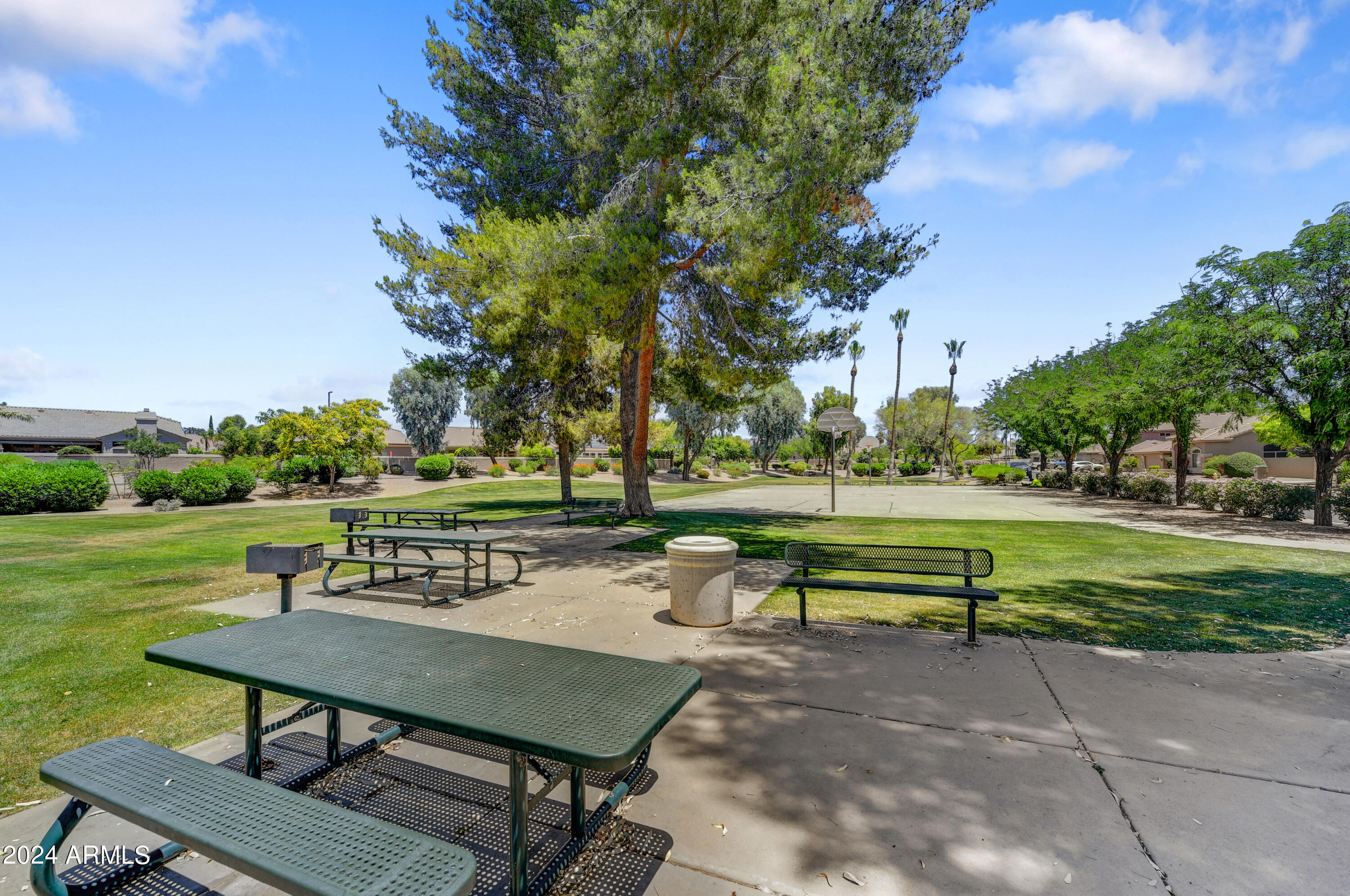 5027 E CHARLESTON Avenue