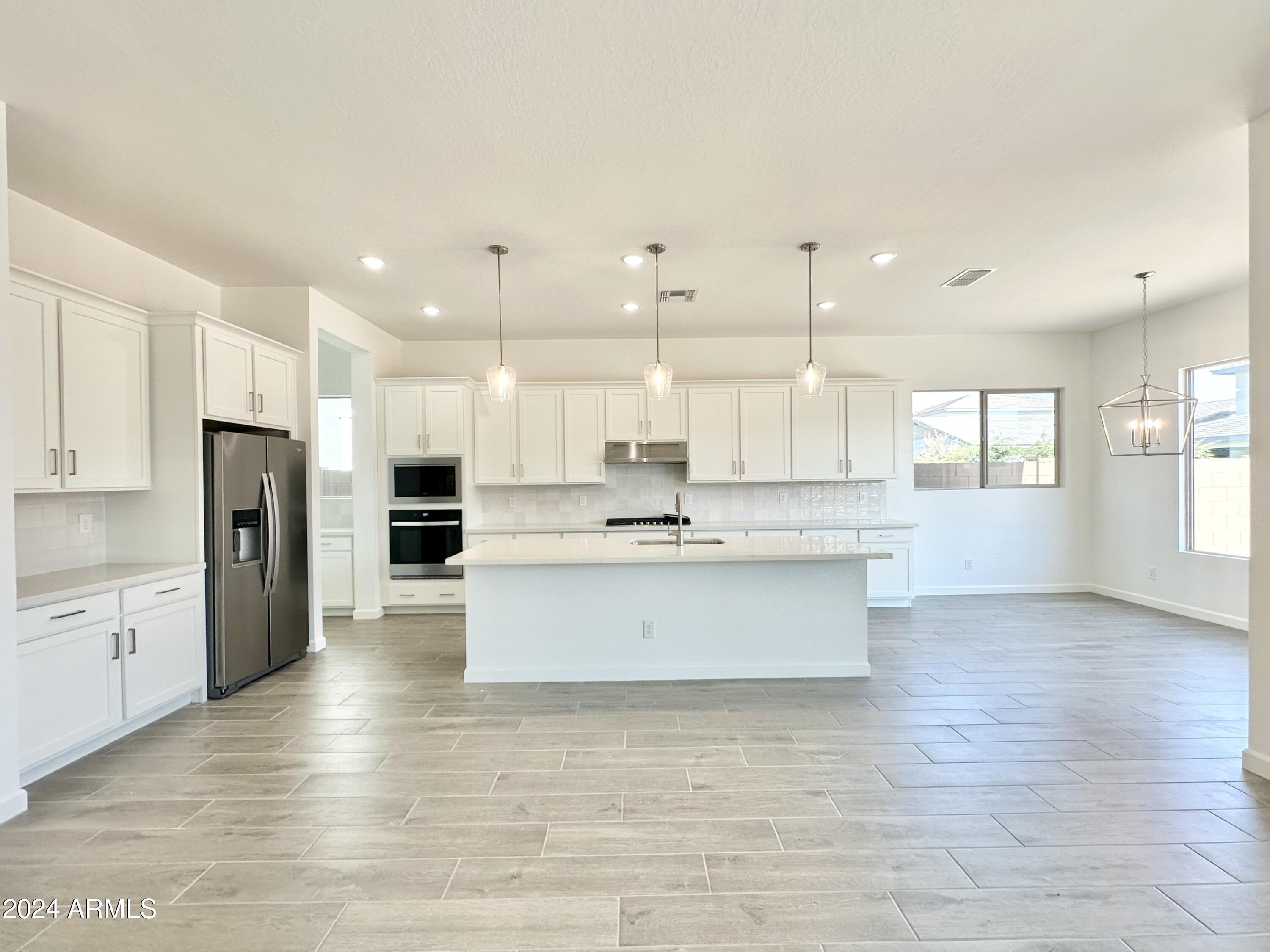 22681 E ROUNDUP Way