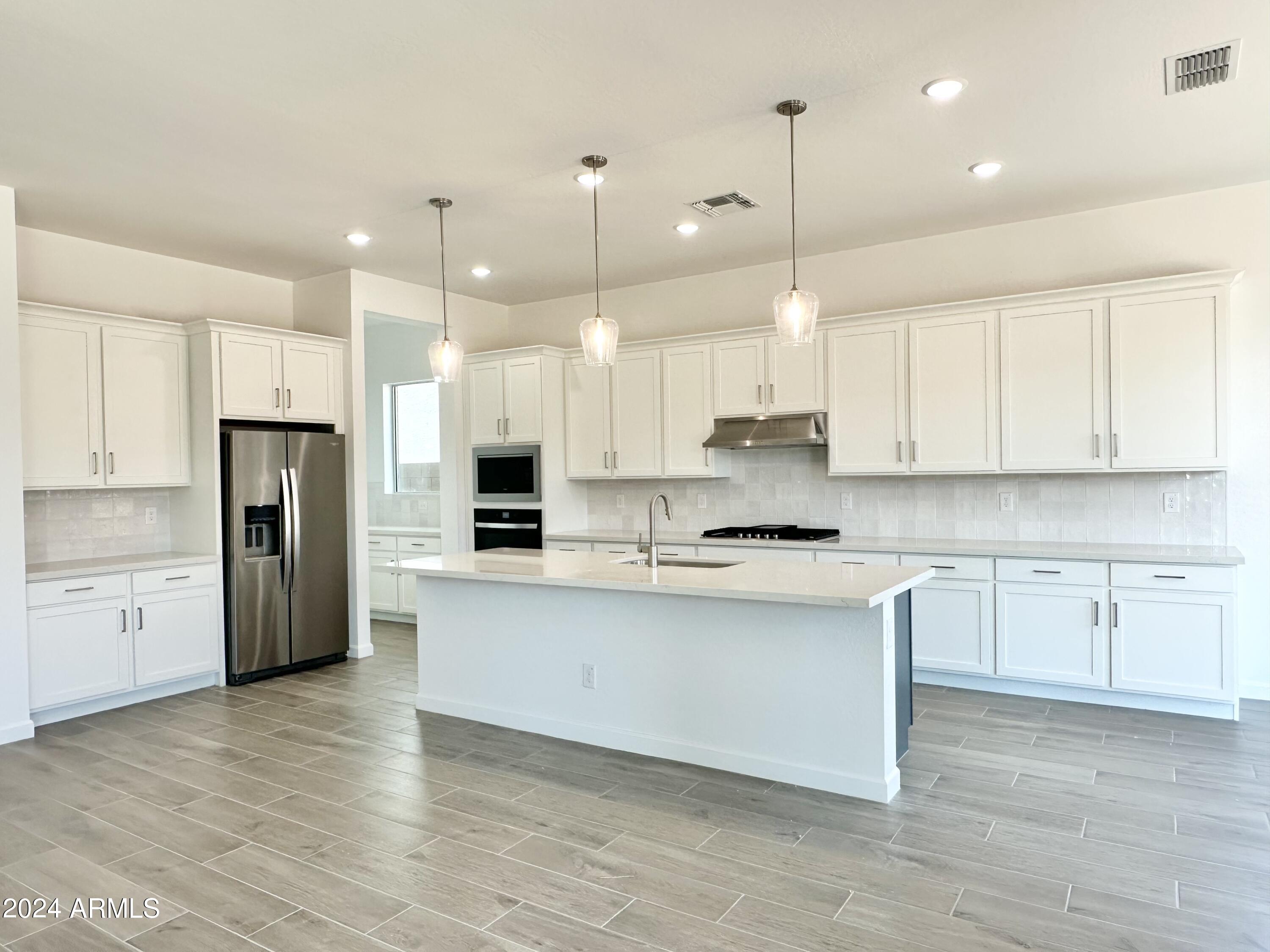 22681 E ROUNDUP Way