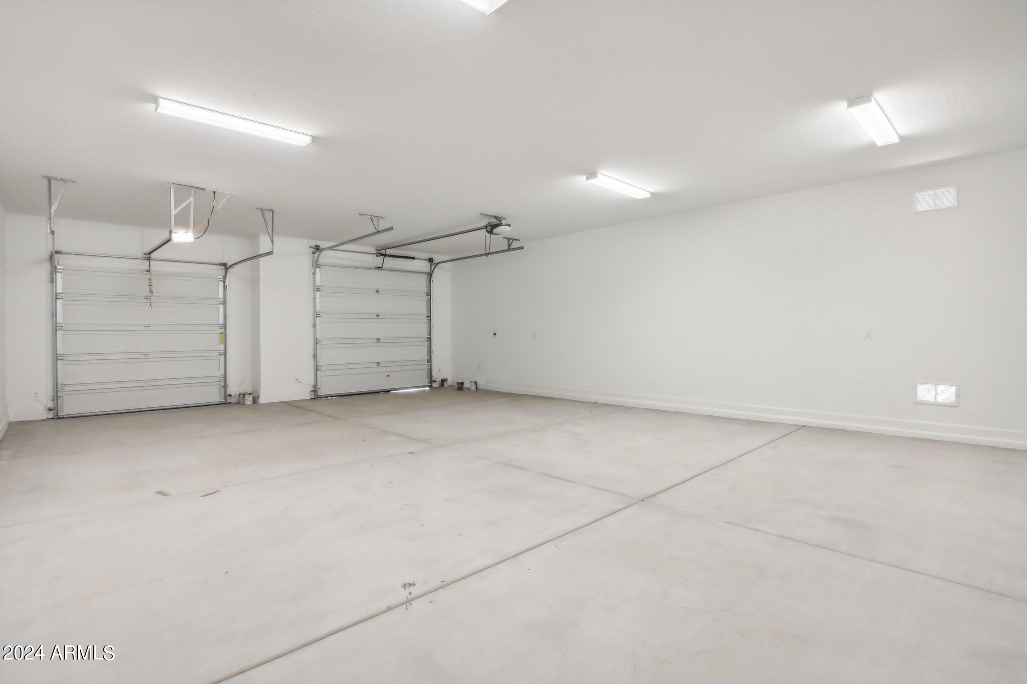 22682 E ROUNDUP Way
