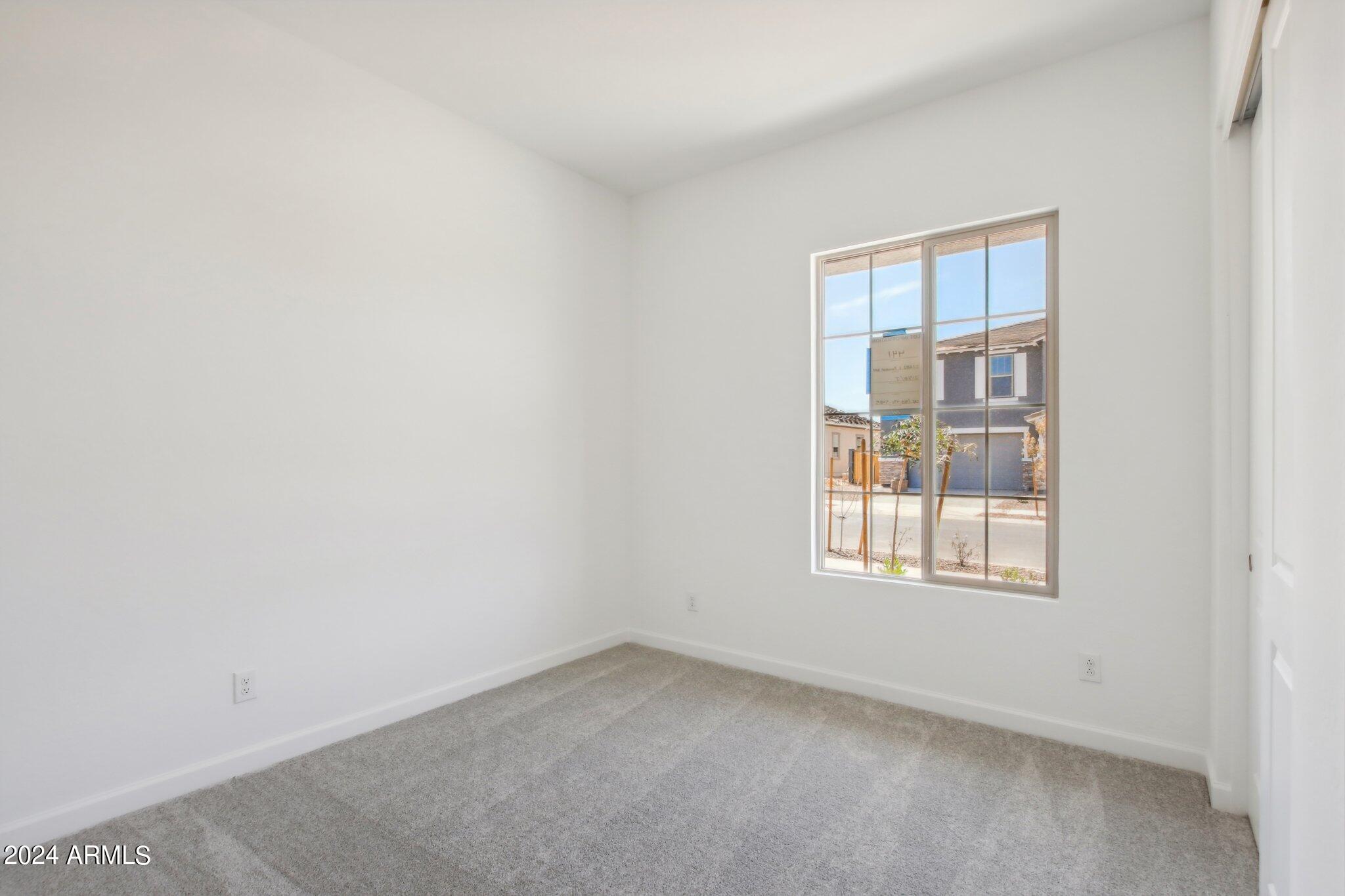 22682 E ROUNDUP Way