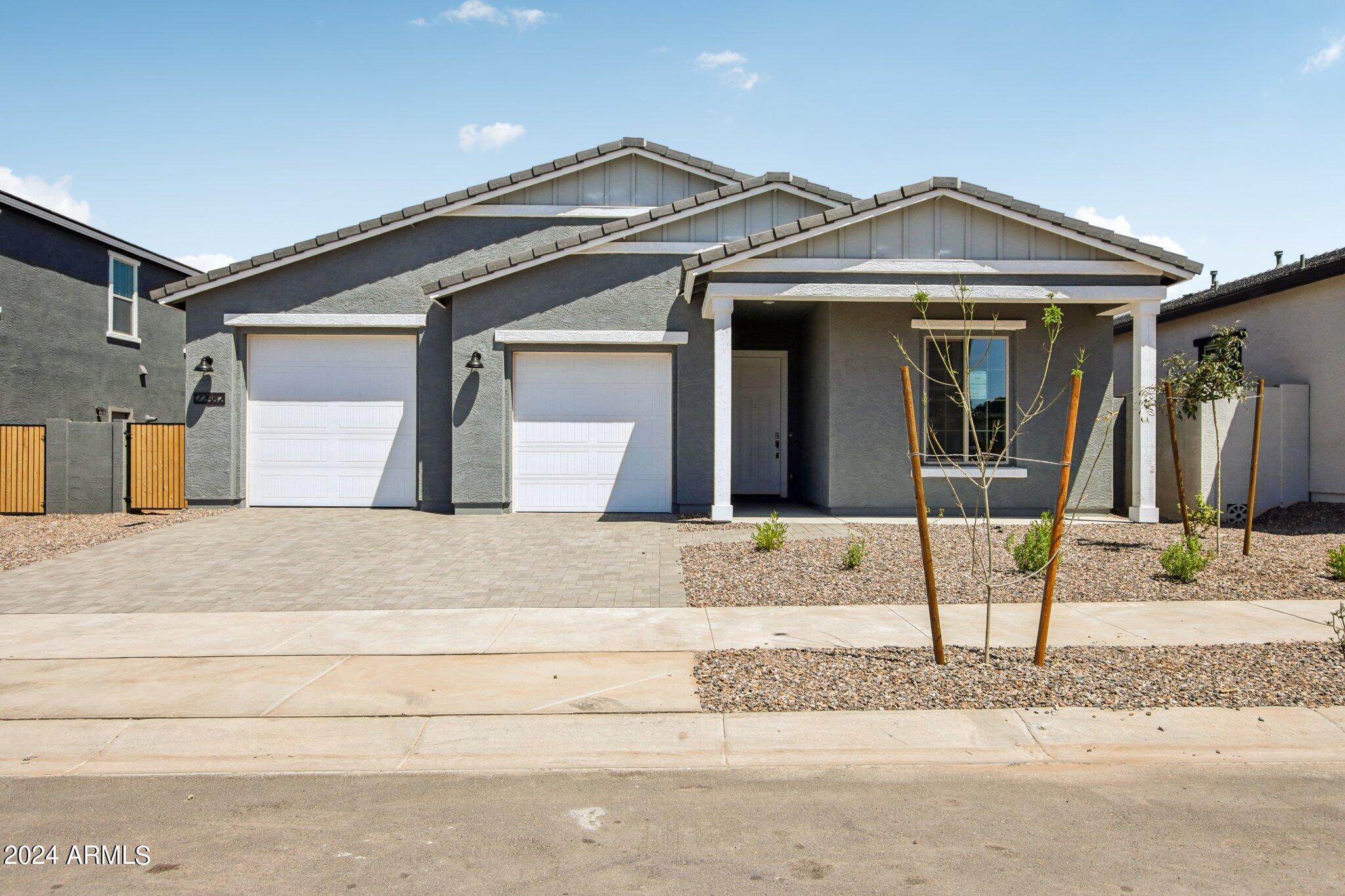 22682 E ROUNDUP Way