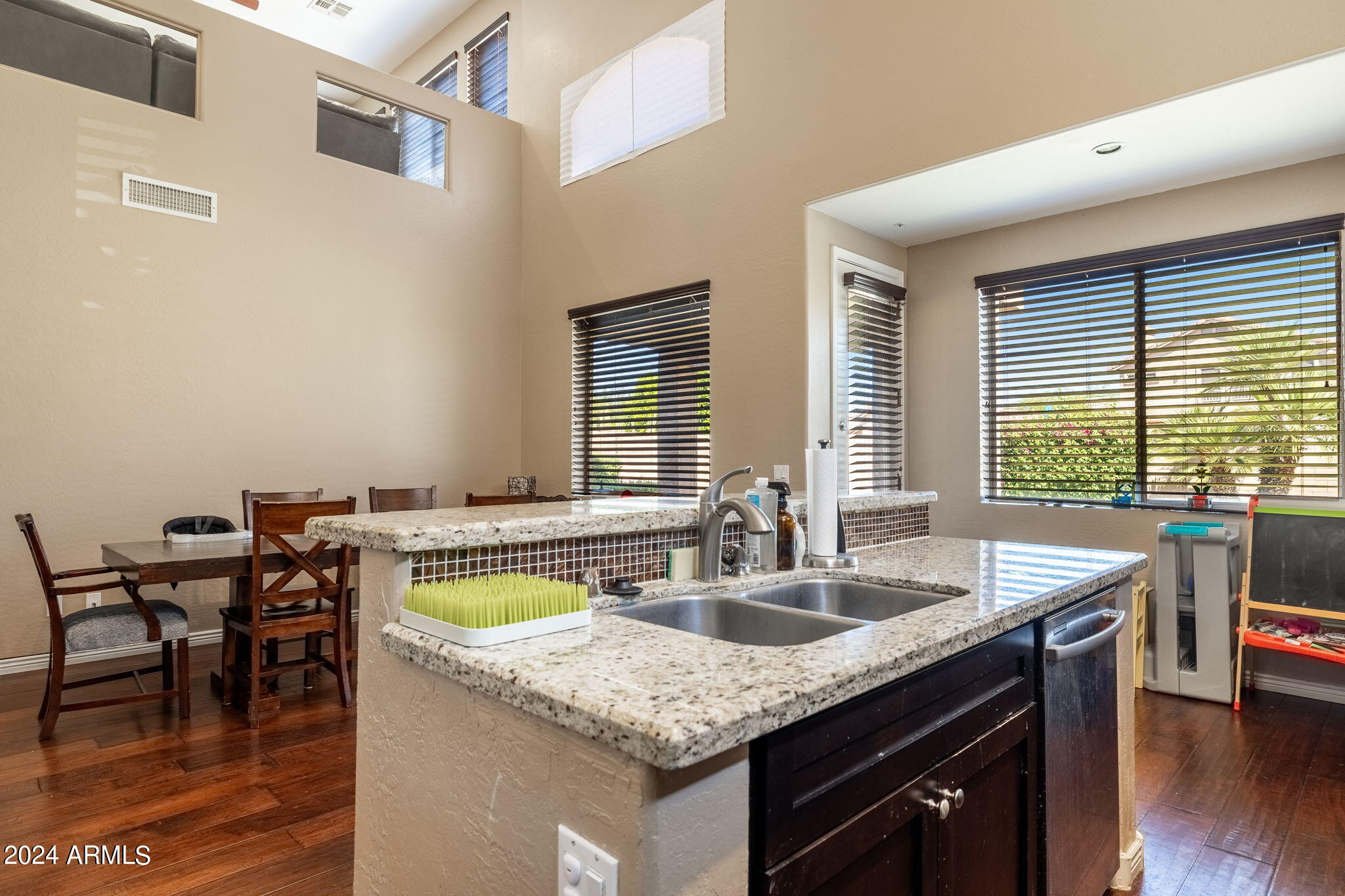 10402 E Saltillo Drive