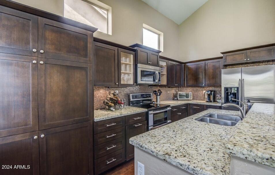 10402 E Saltillo Drive