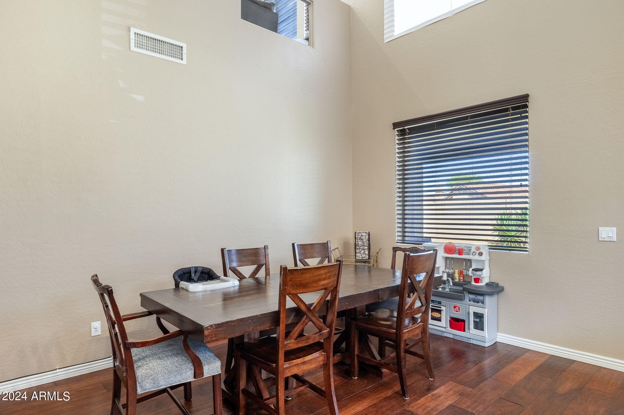 10402 E Saltillo Drive