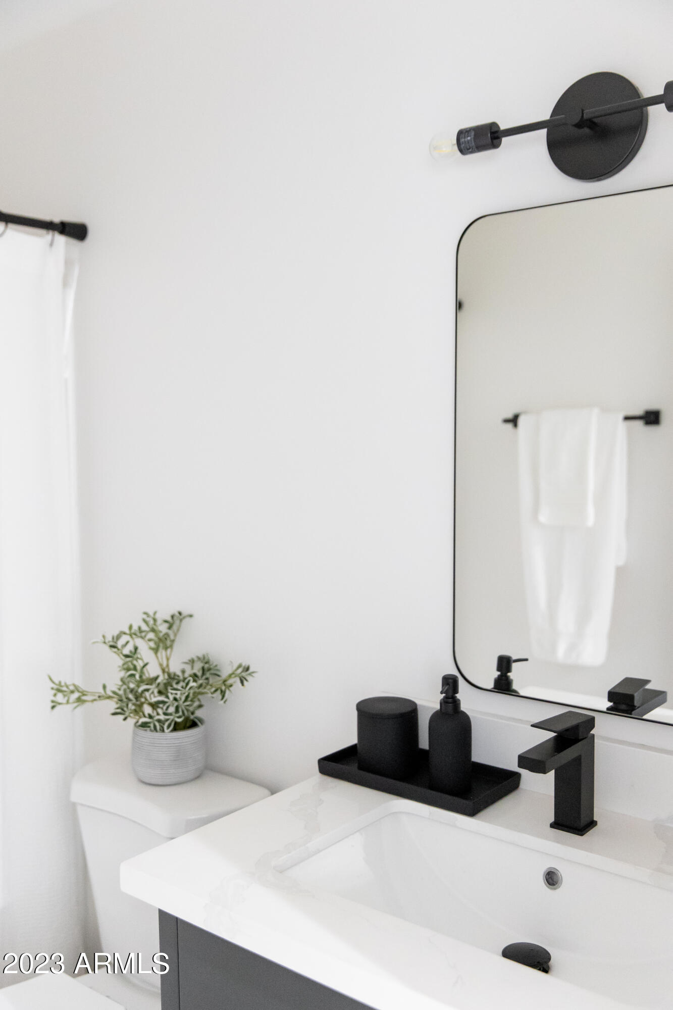 8244 E CHAPARRAL Road