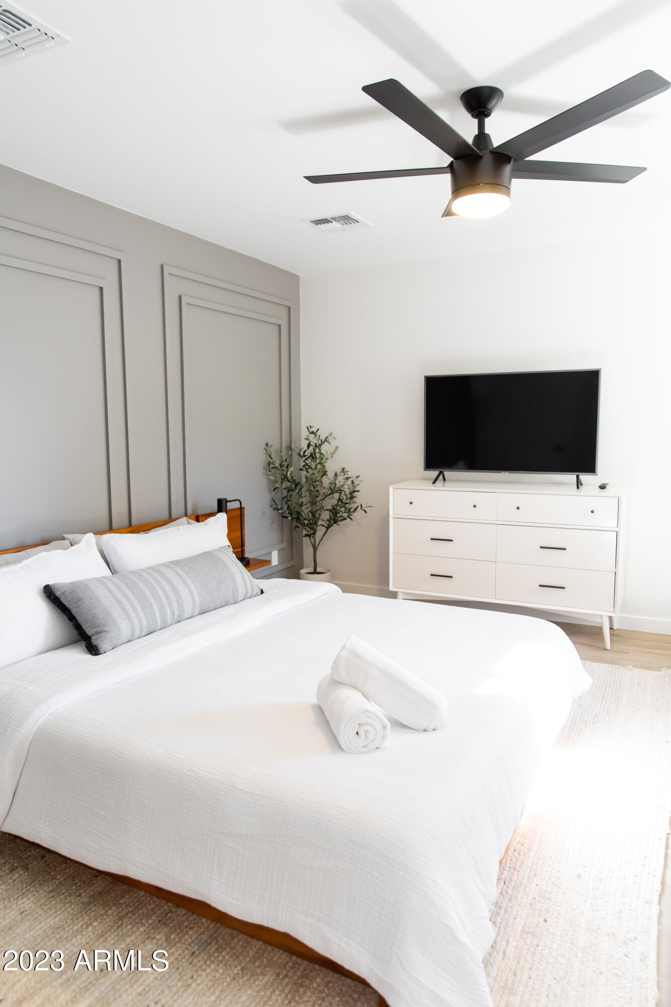 8244 E CHAPARRAL Road