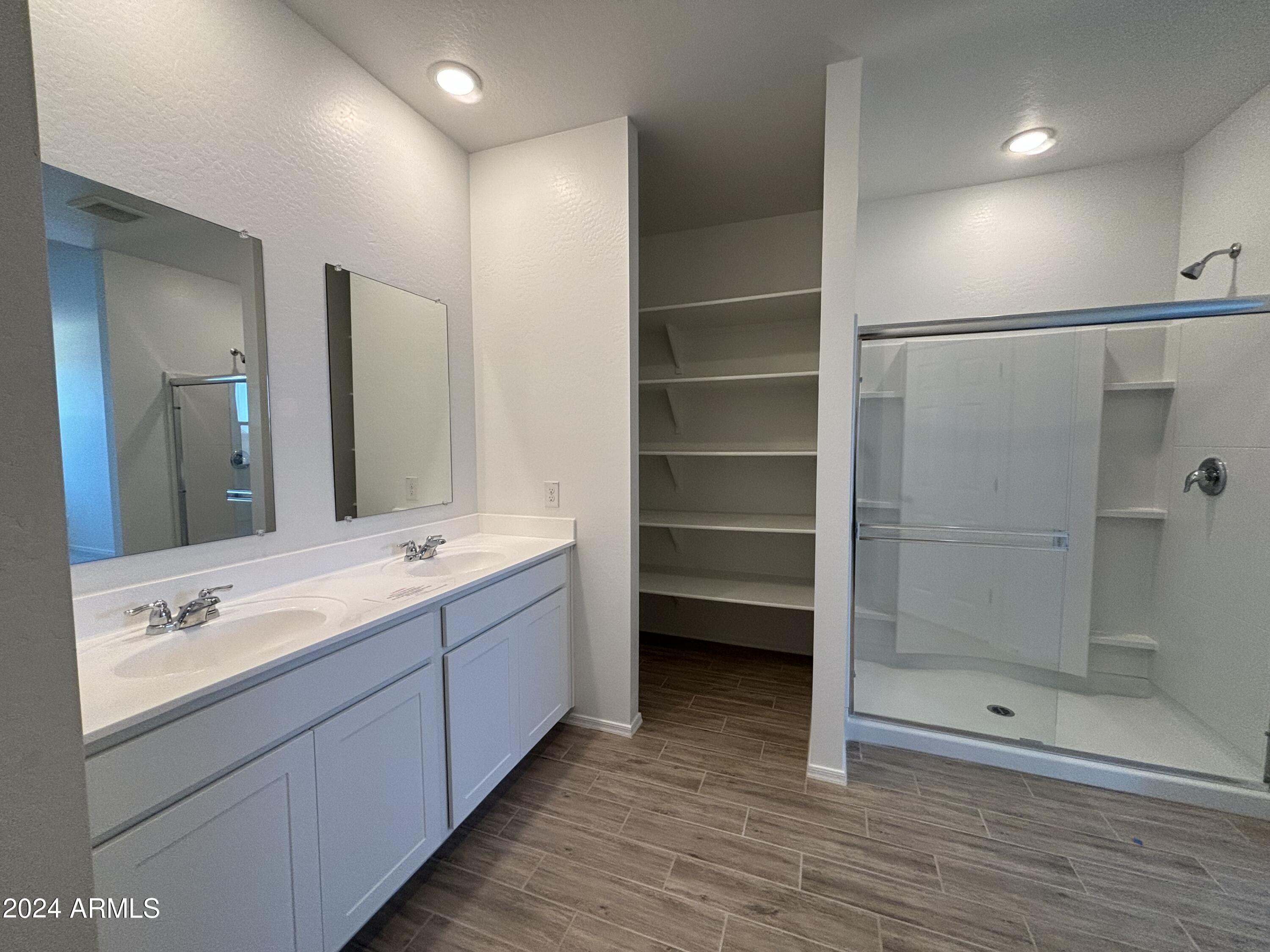 47529 W KENNER Drive