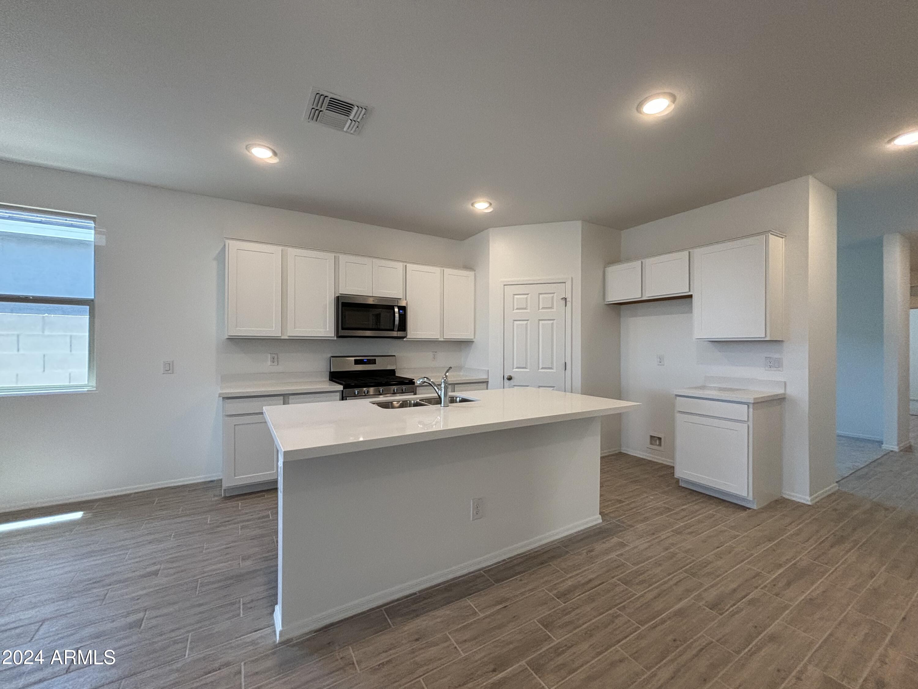 47529 W KENNER Drive