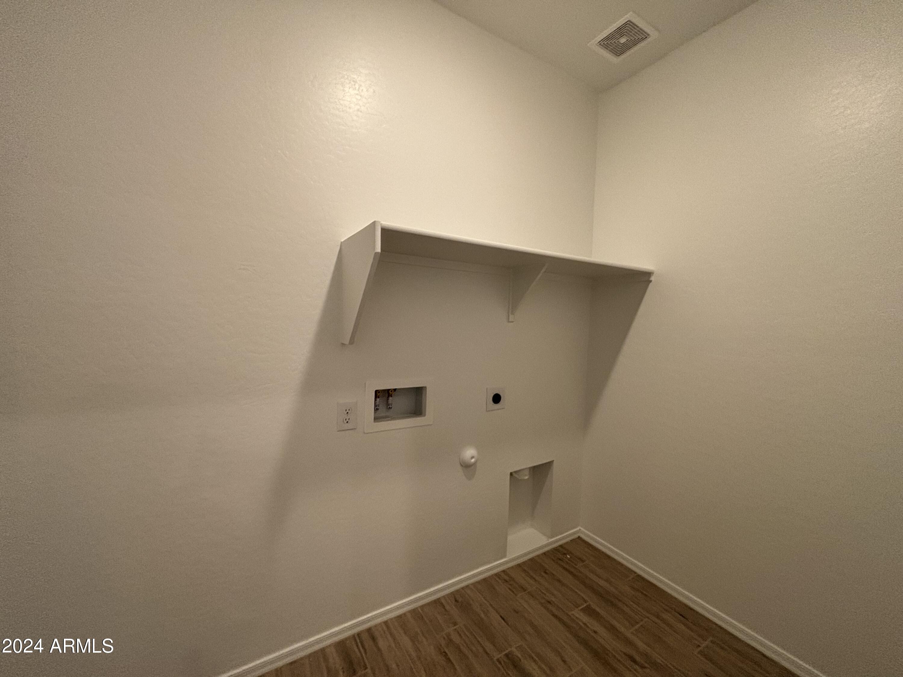 47529 W KENNER Drive