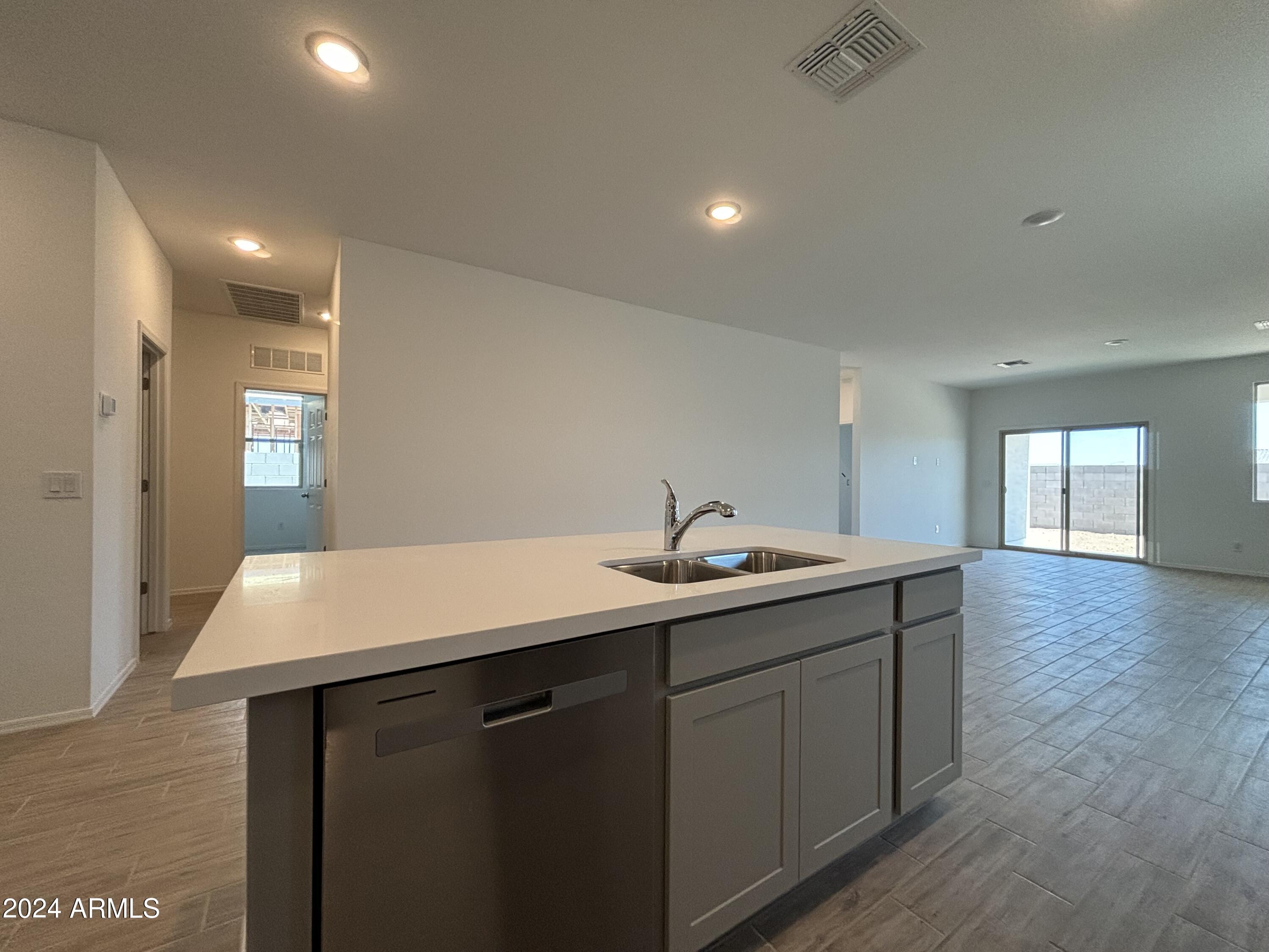 47529 W KENNER Drive