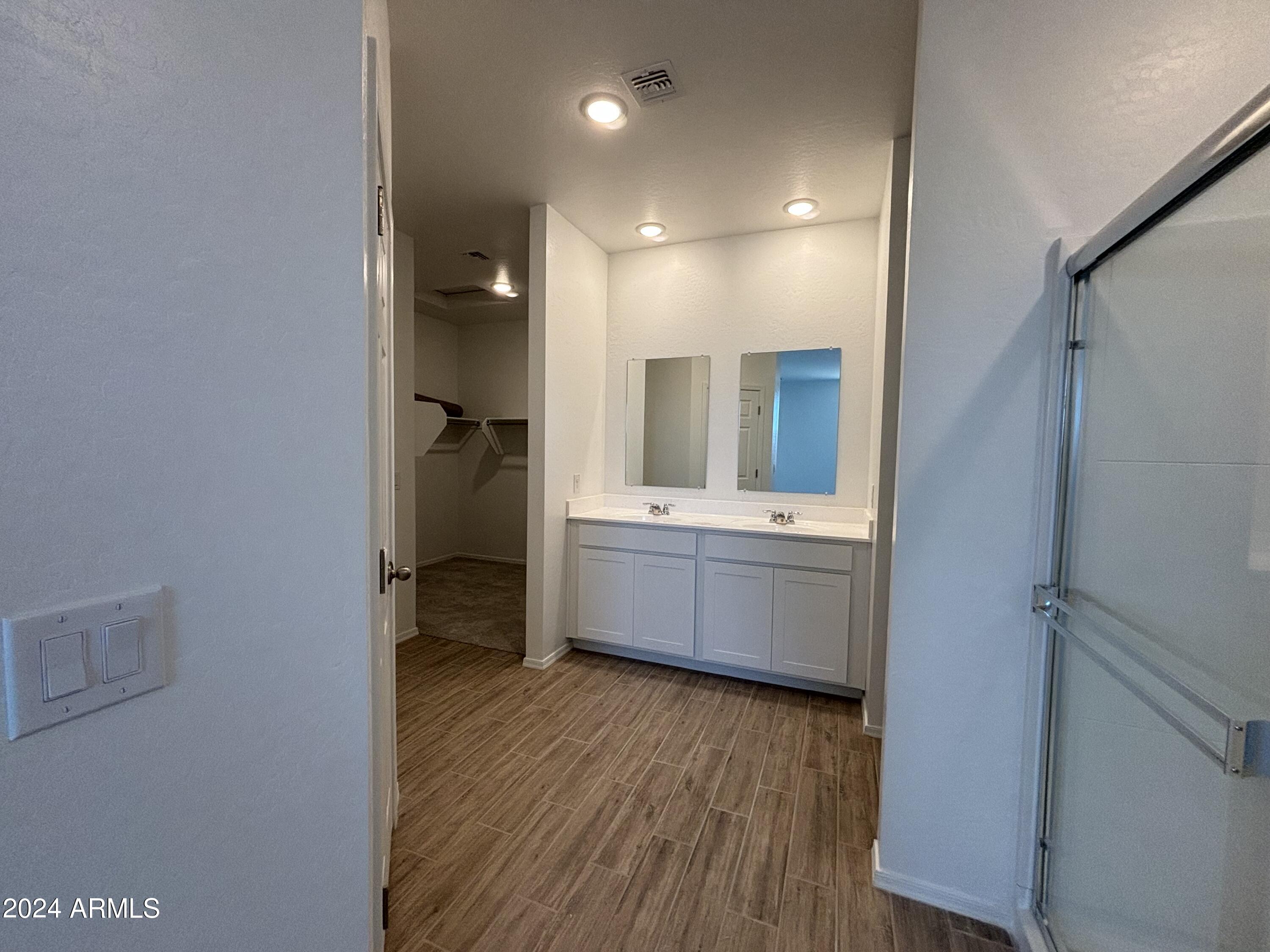 47529 W KENNER Drive