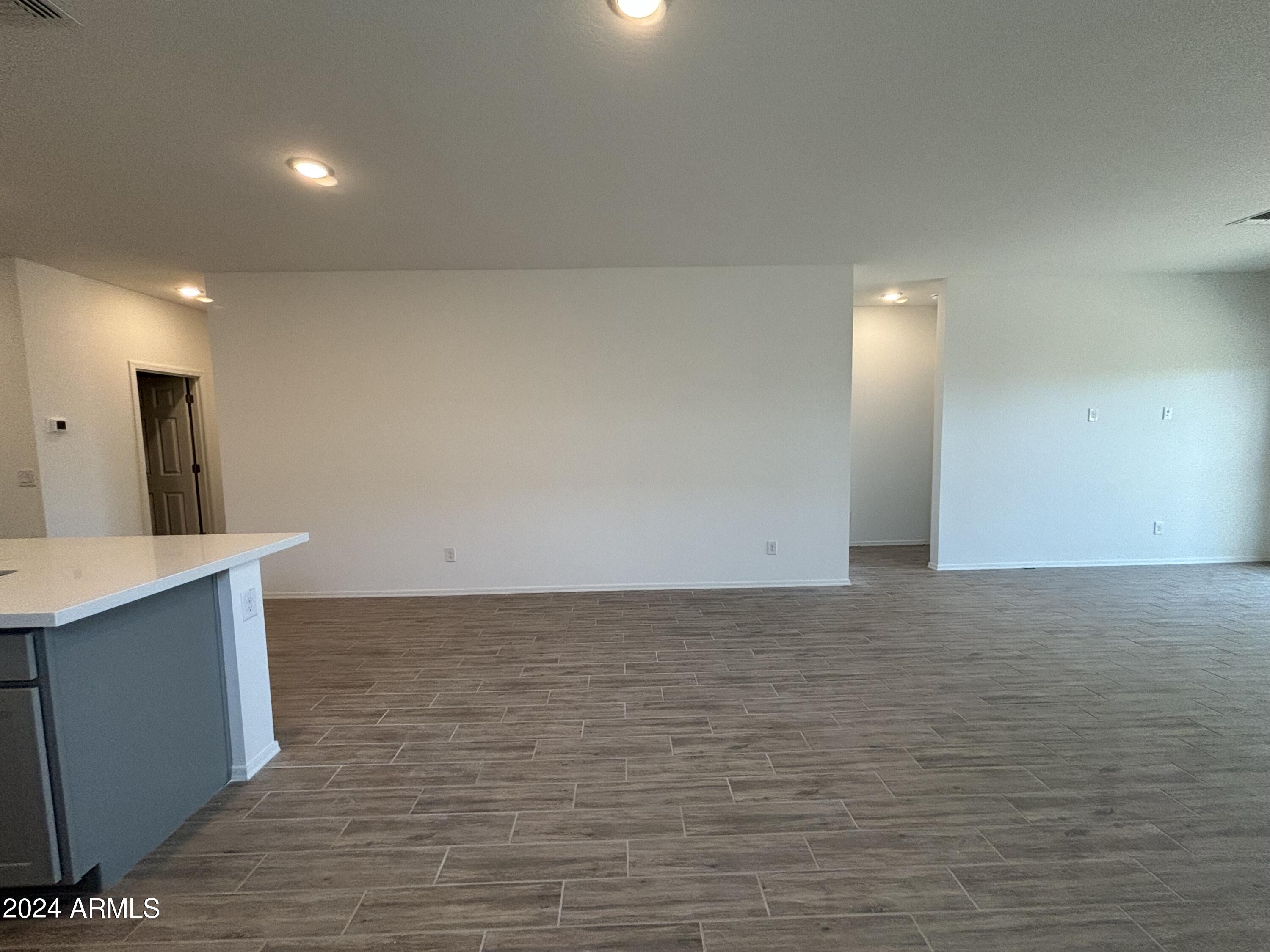 47529 W KENNER Drive