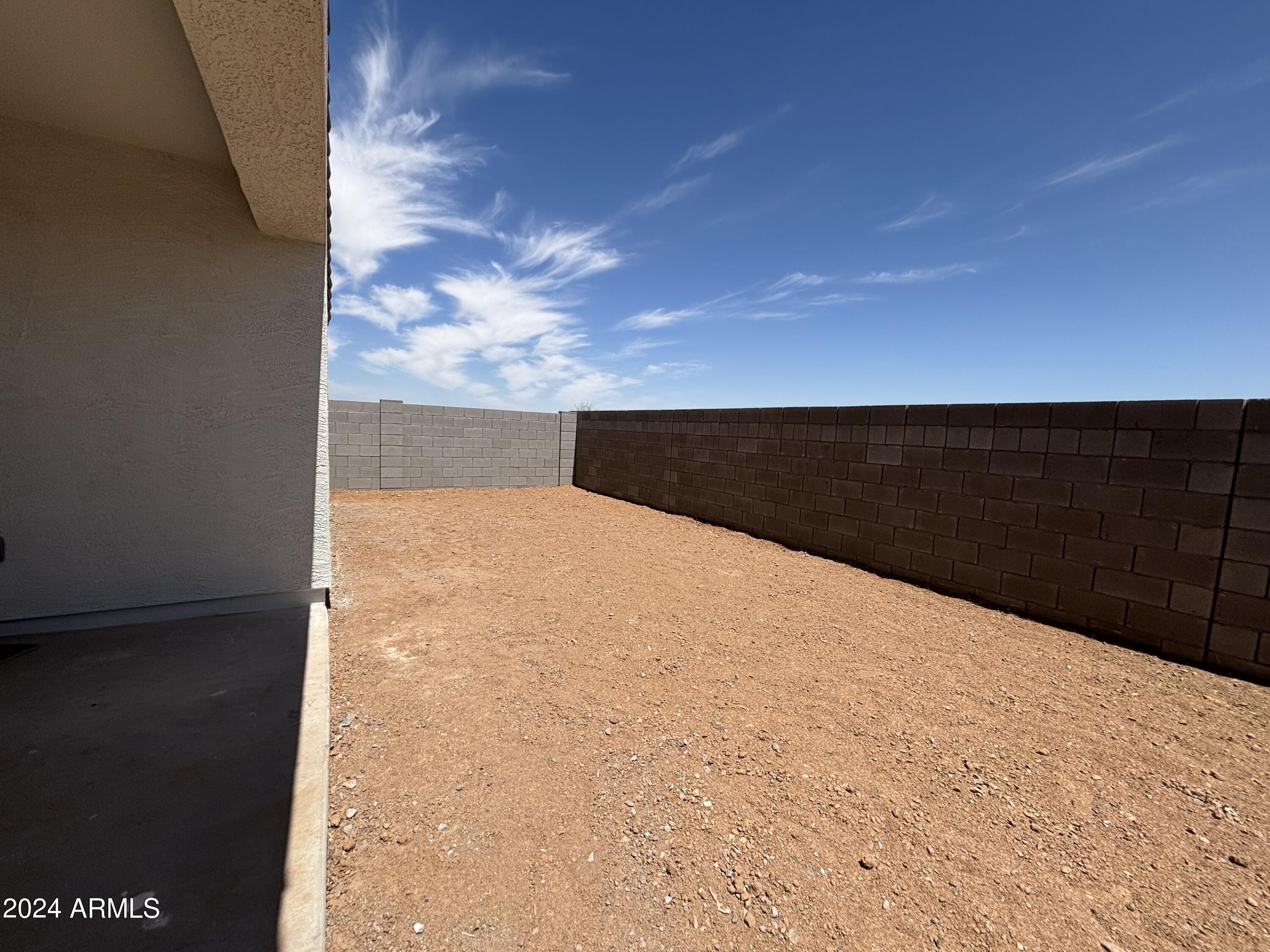 47529 W KENNER Drive