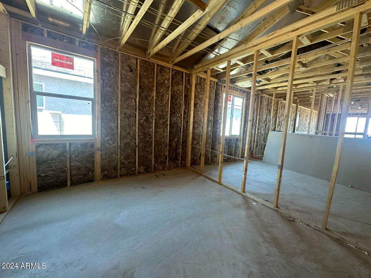 2592 E HOLLYWOOD IKE Avenue