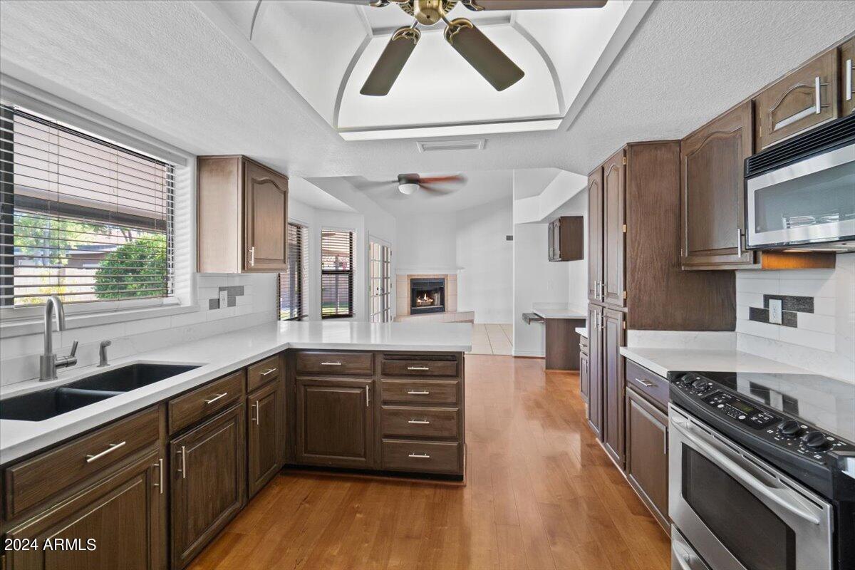 509 E MEADOWS Lane