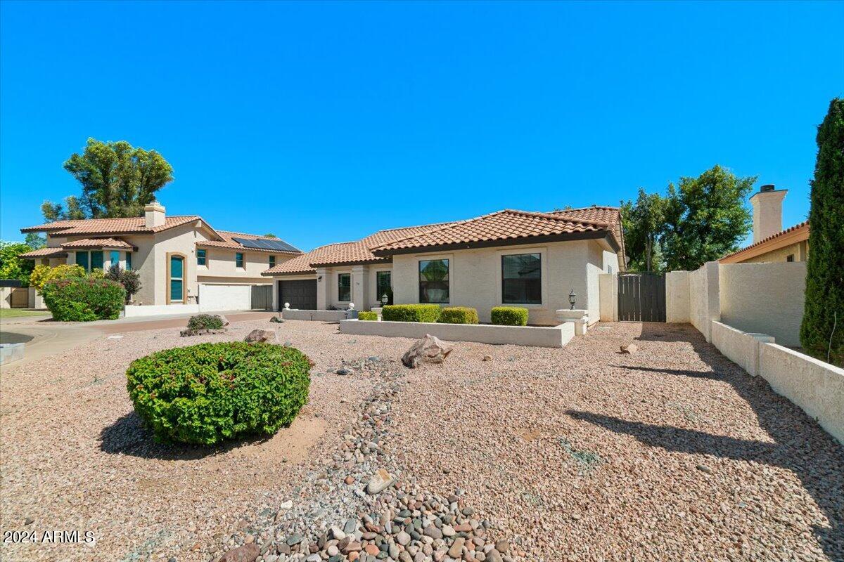 509 E MEADOWS Lane