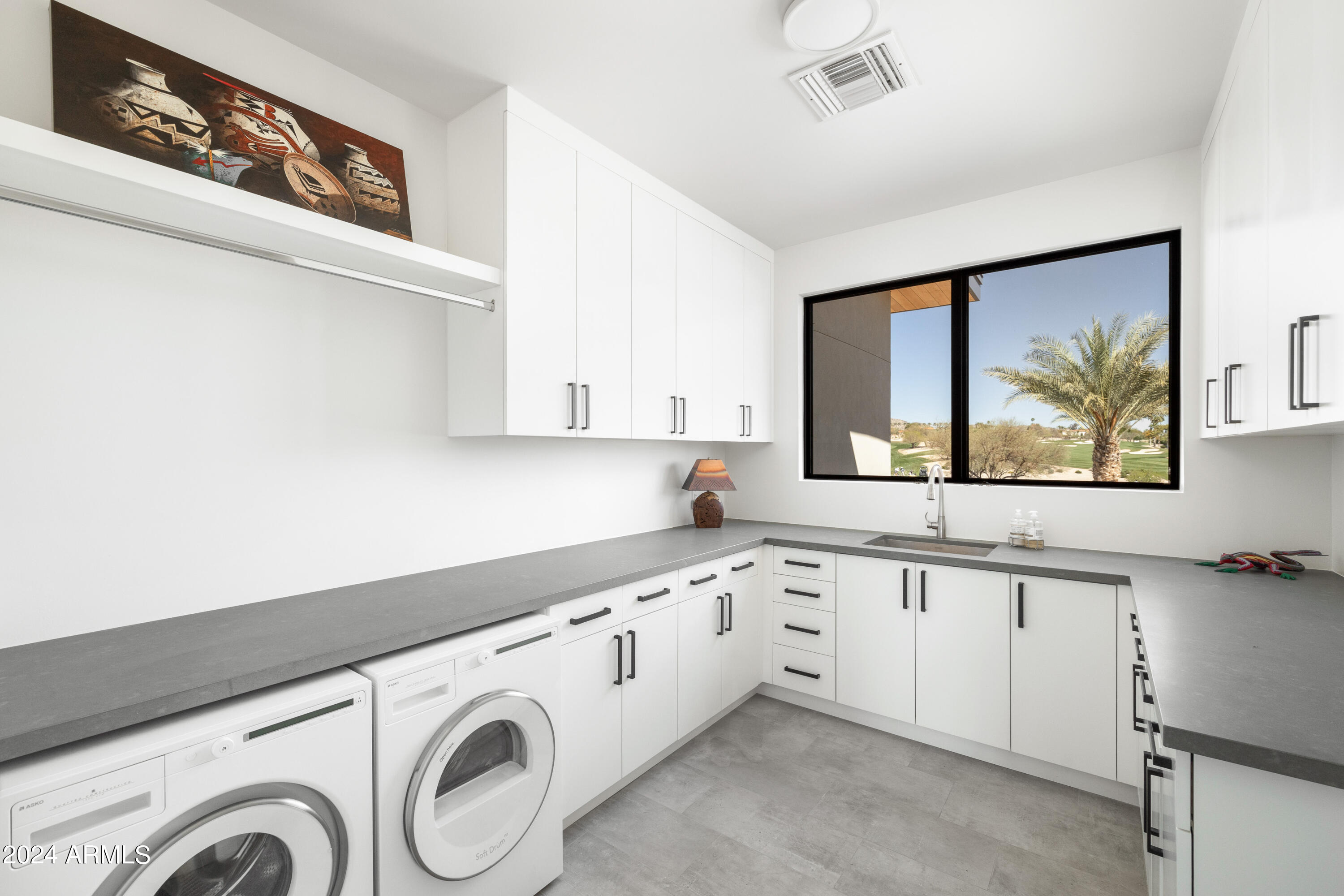 6331 E PHOENICIAN Boulevard # 2