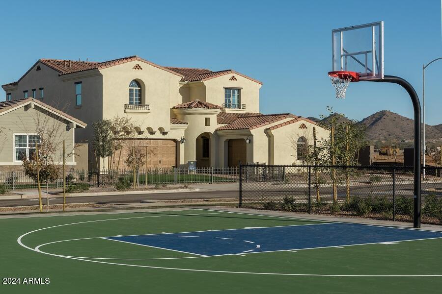 2214 W PASO Trail