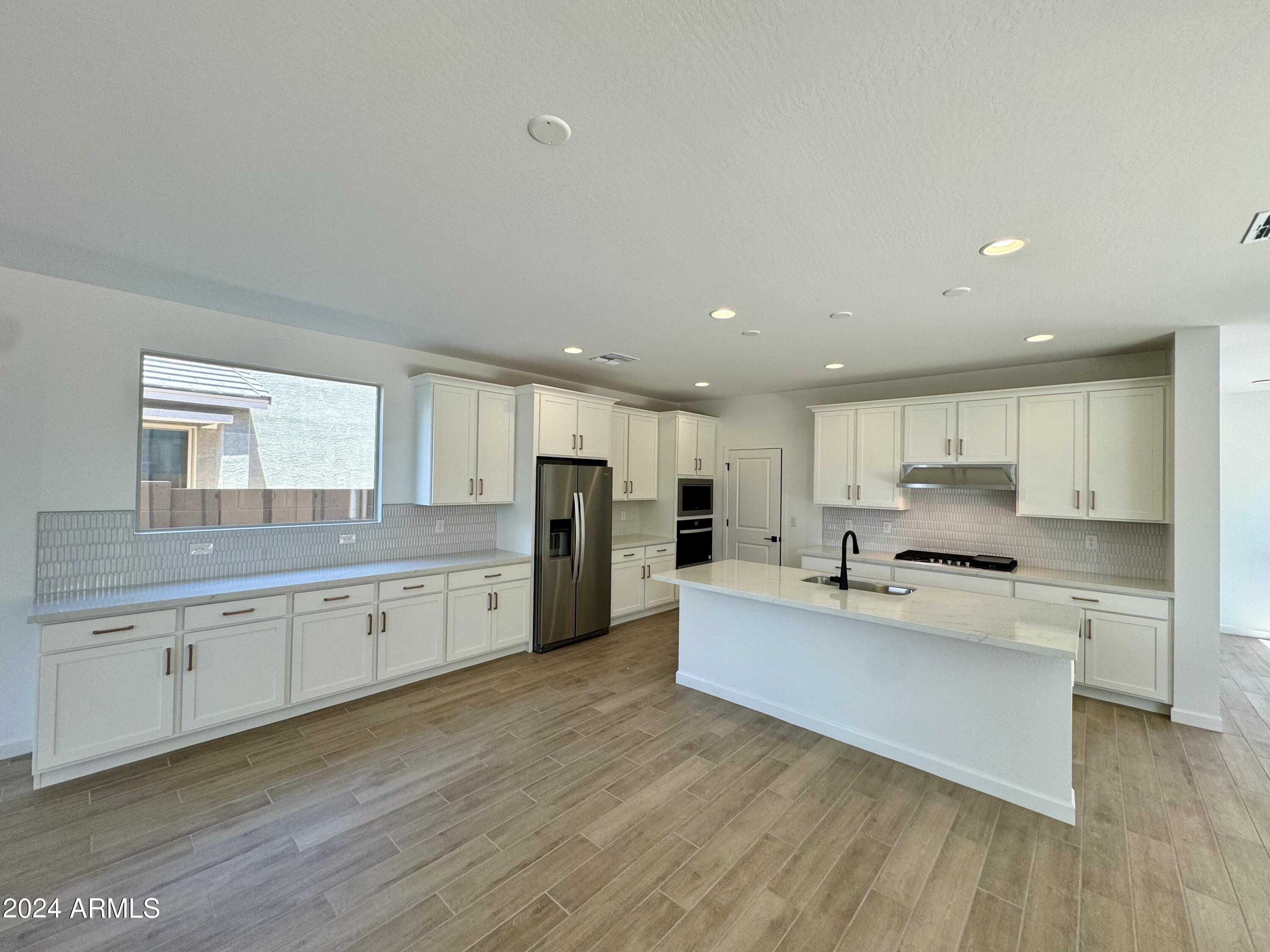 2214 W PASO Trail