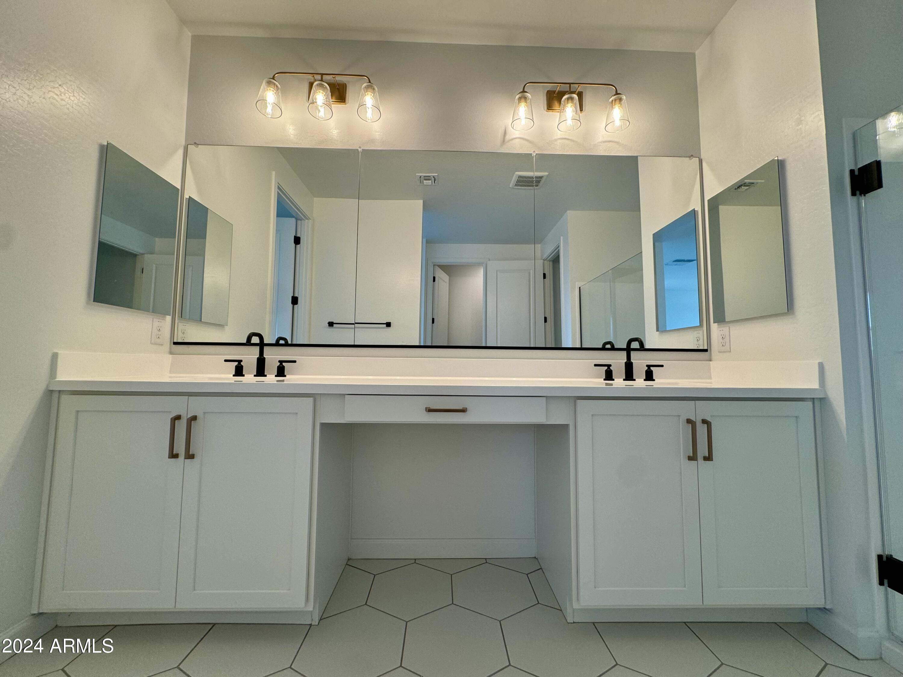 2214 W PASO Trail
