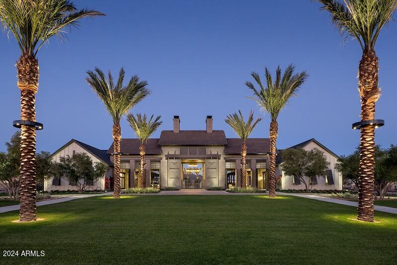 2214 W PASO Trail