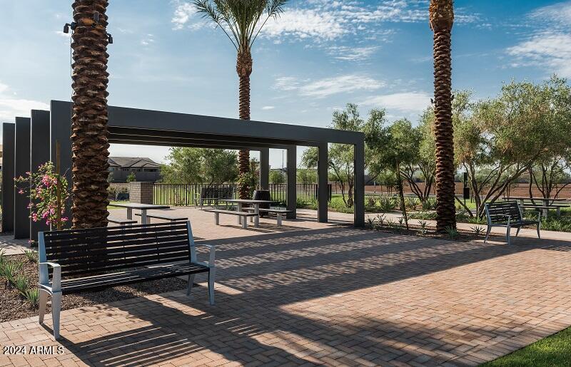 2214 W PASO Trail
