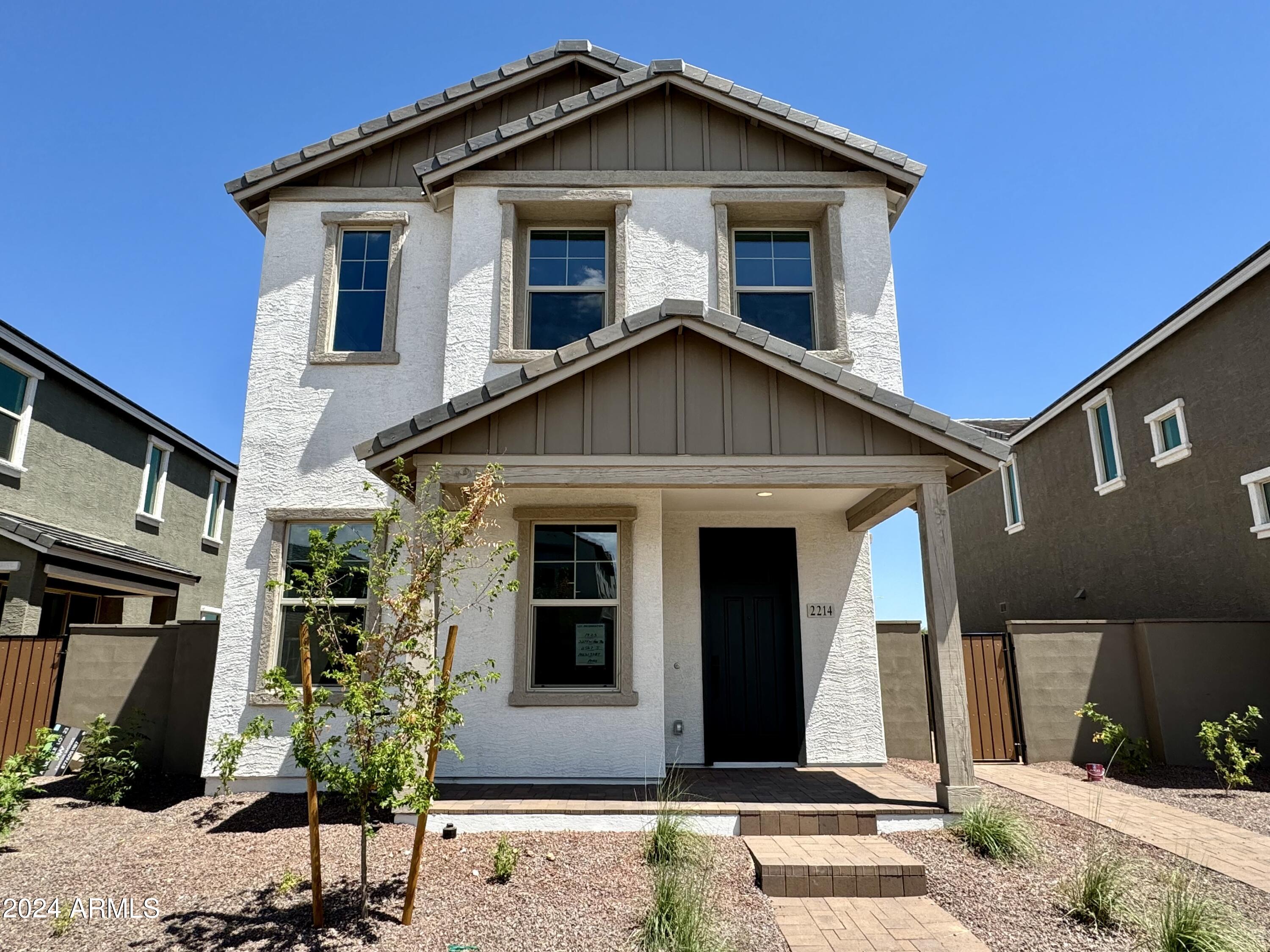 2214 W PASO Trail